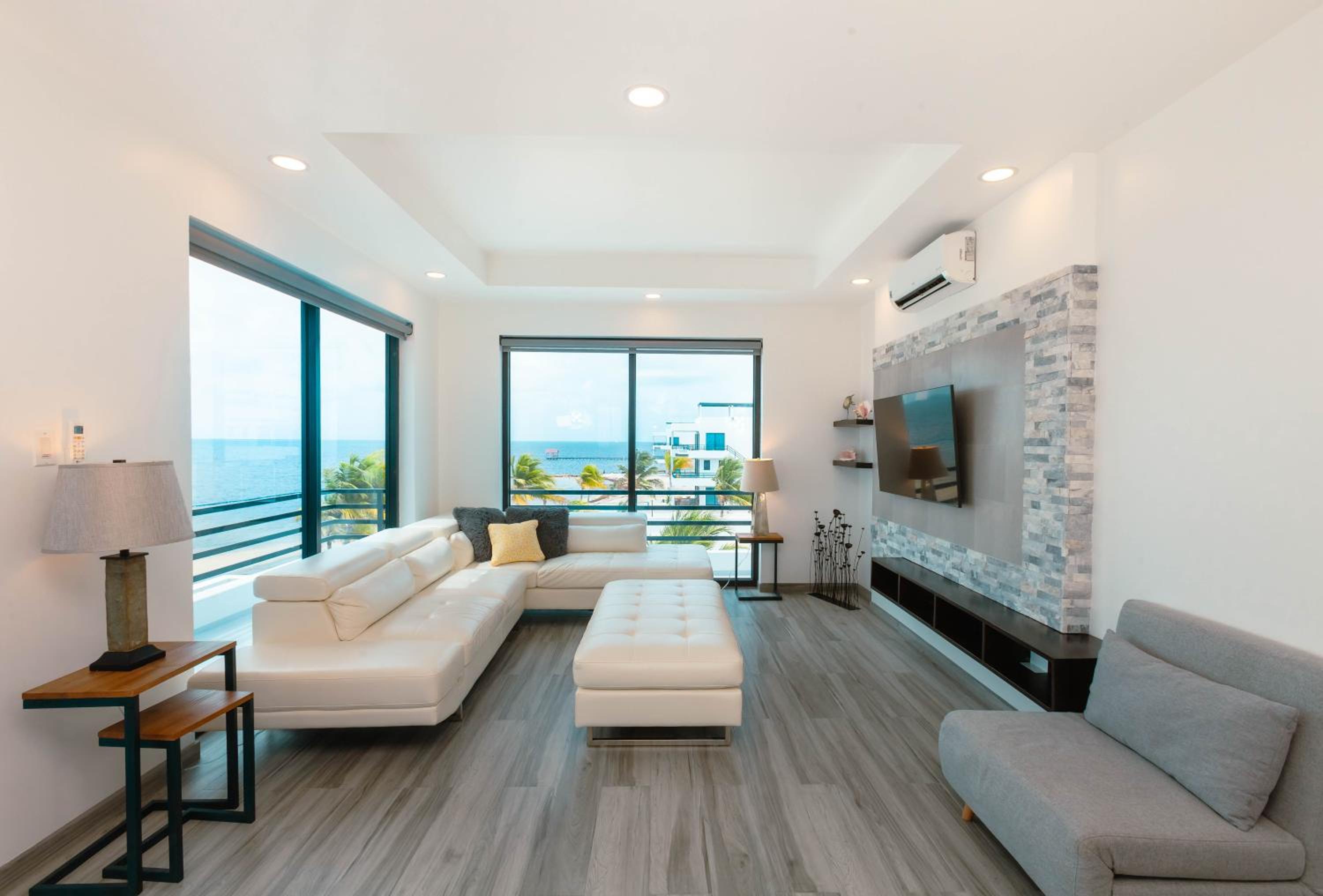 Penthouse Apartment - Beach Front photo 2