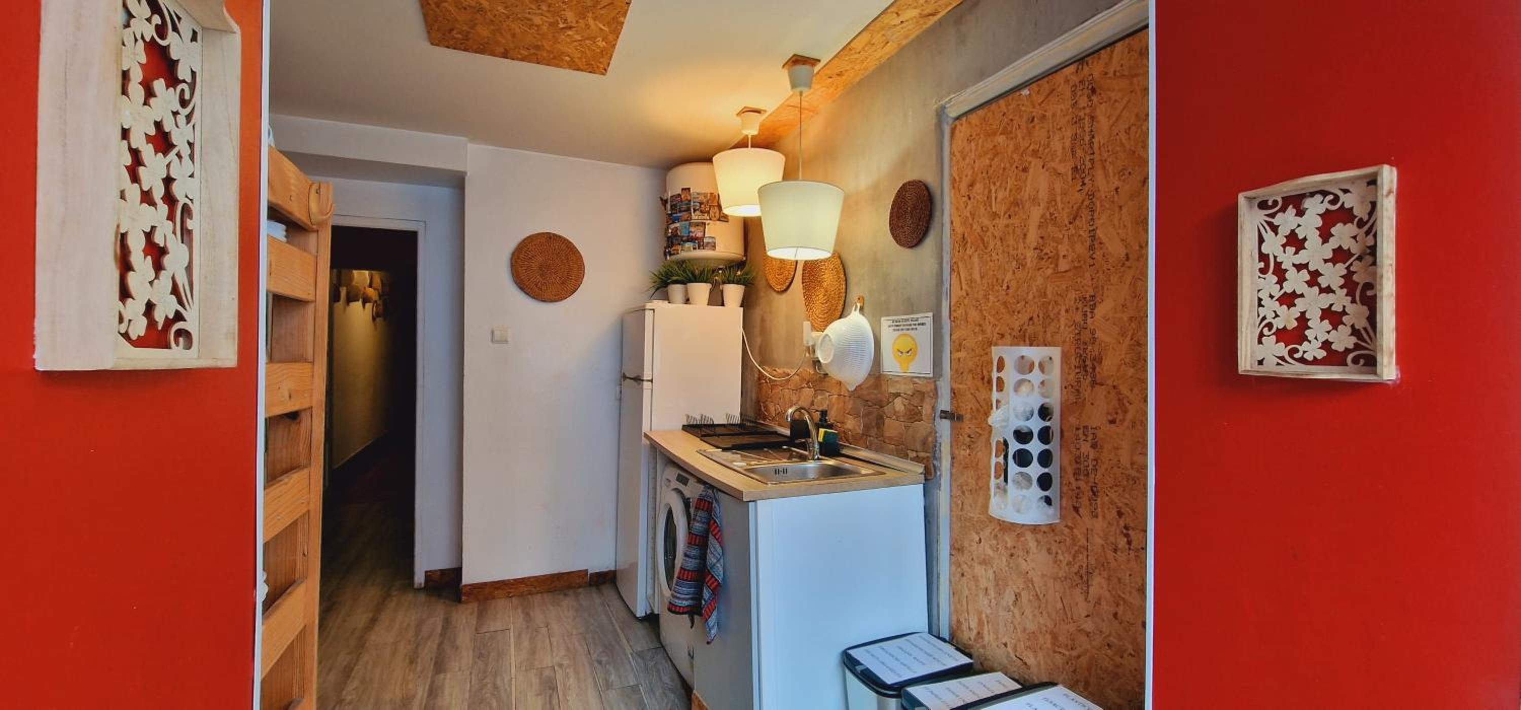 Double Room with Private Bathroom - Photo 3
