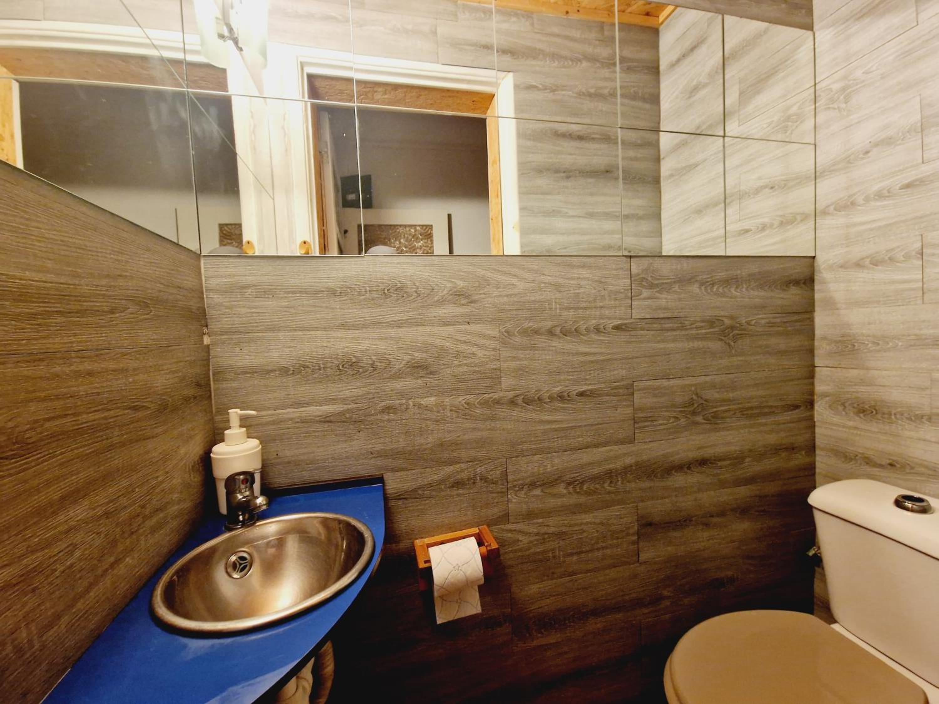 Double Room with Private Bathroom - Photo 7
