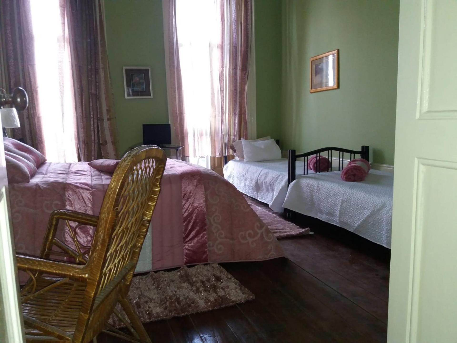Quadruple Room with Balcony - Photo 27