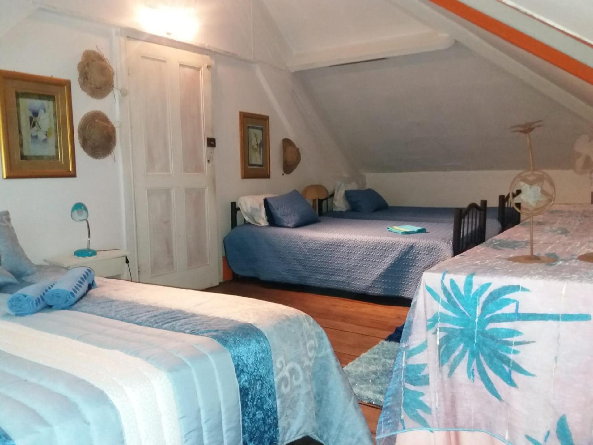Quadruple Room - Photo 11