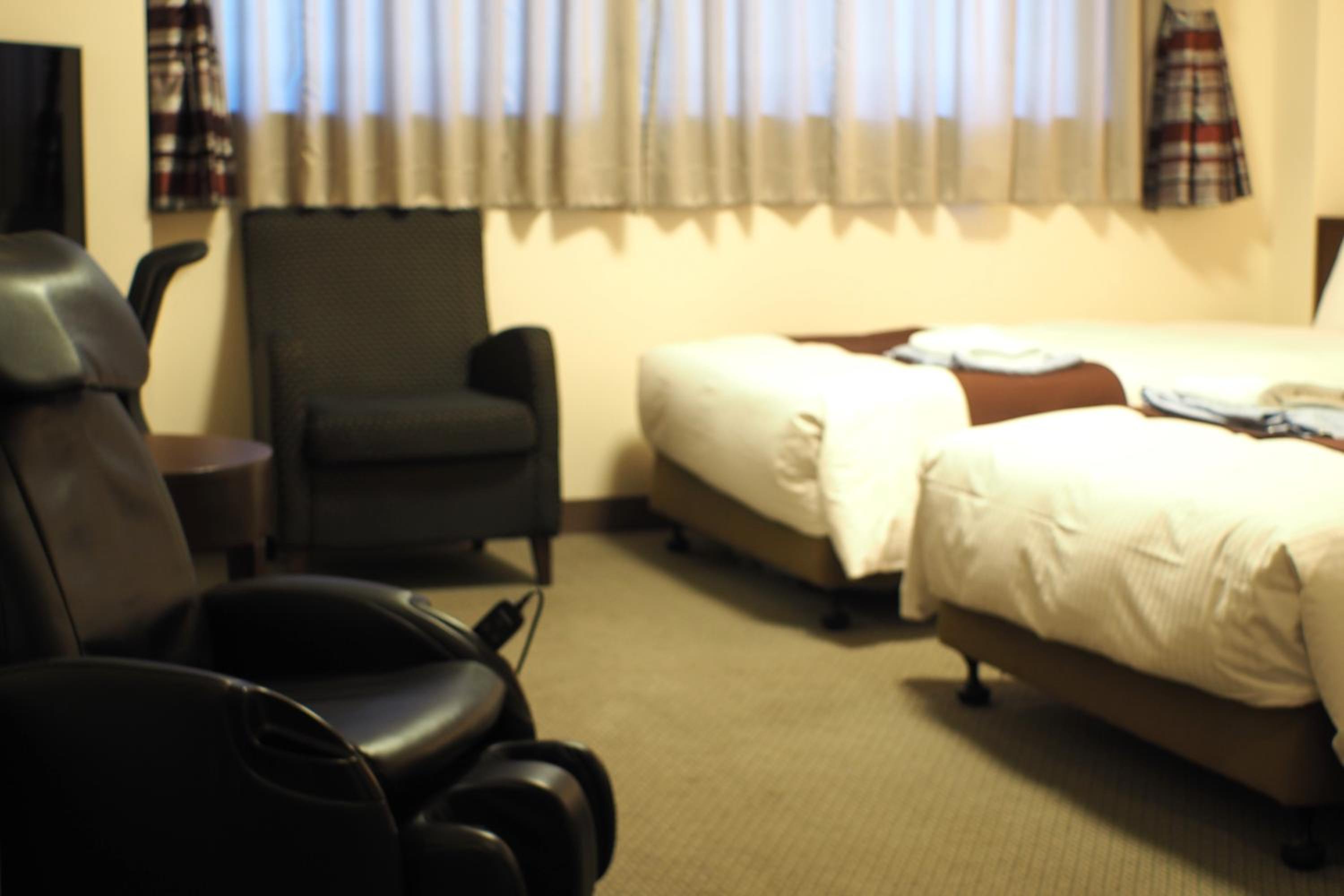Twin Room - Non-Smoking - Photo 9