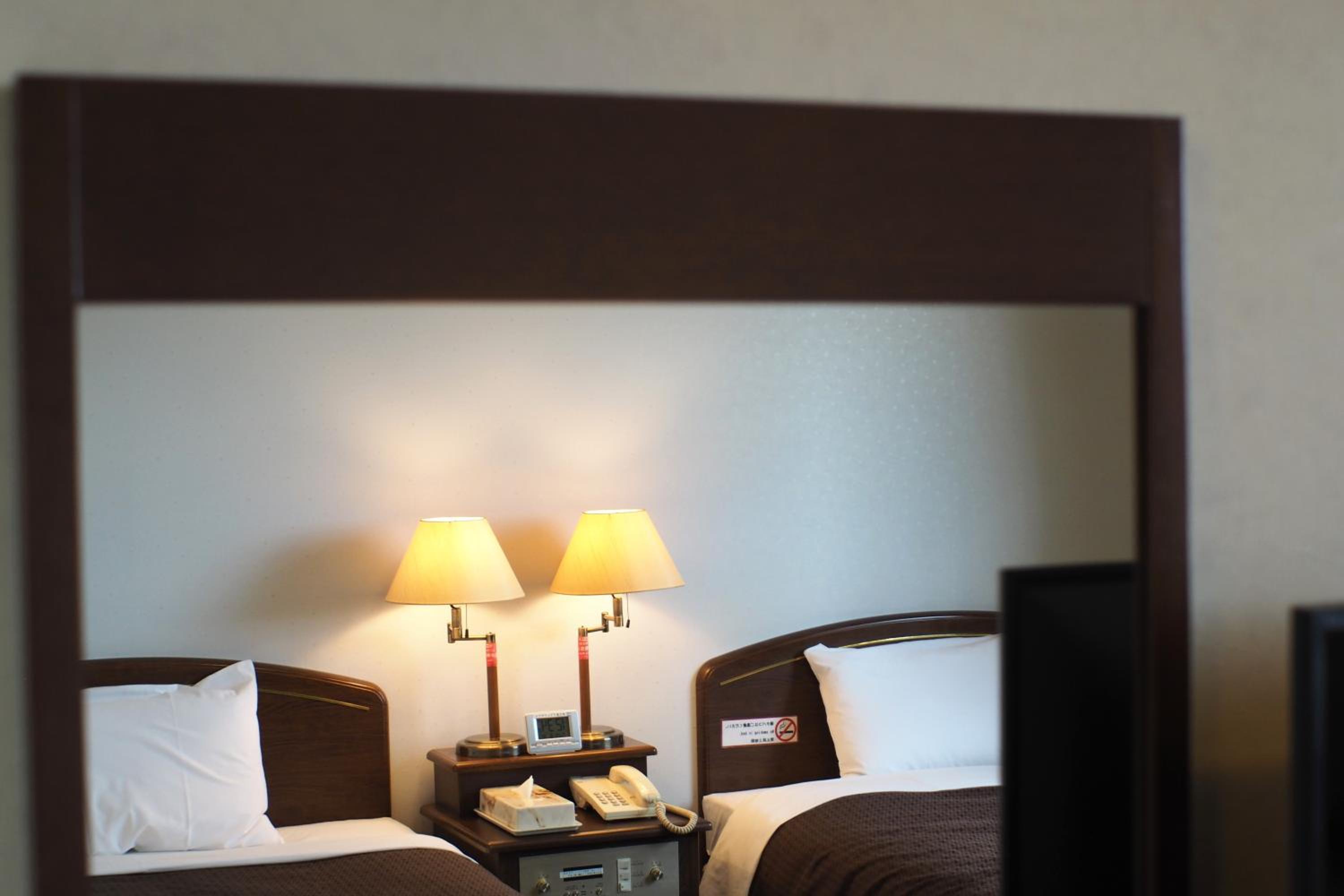 Twin Room - Non-Smoking - Photo 12