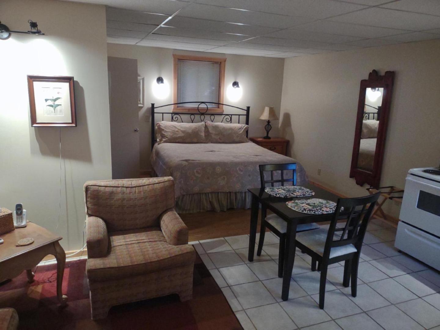 Studio Apartment
