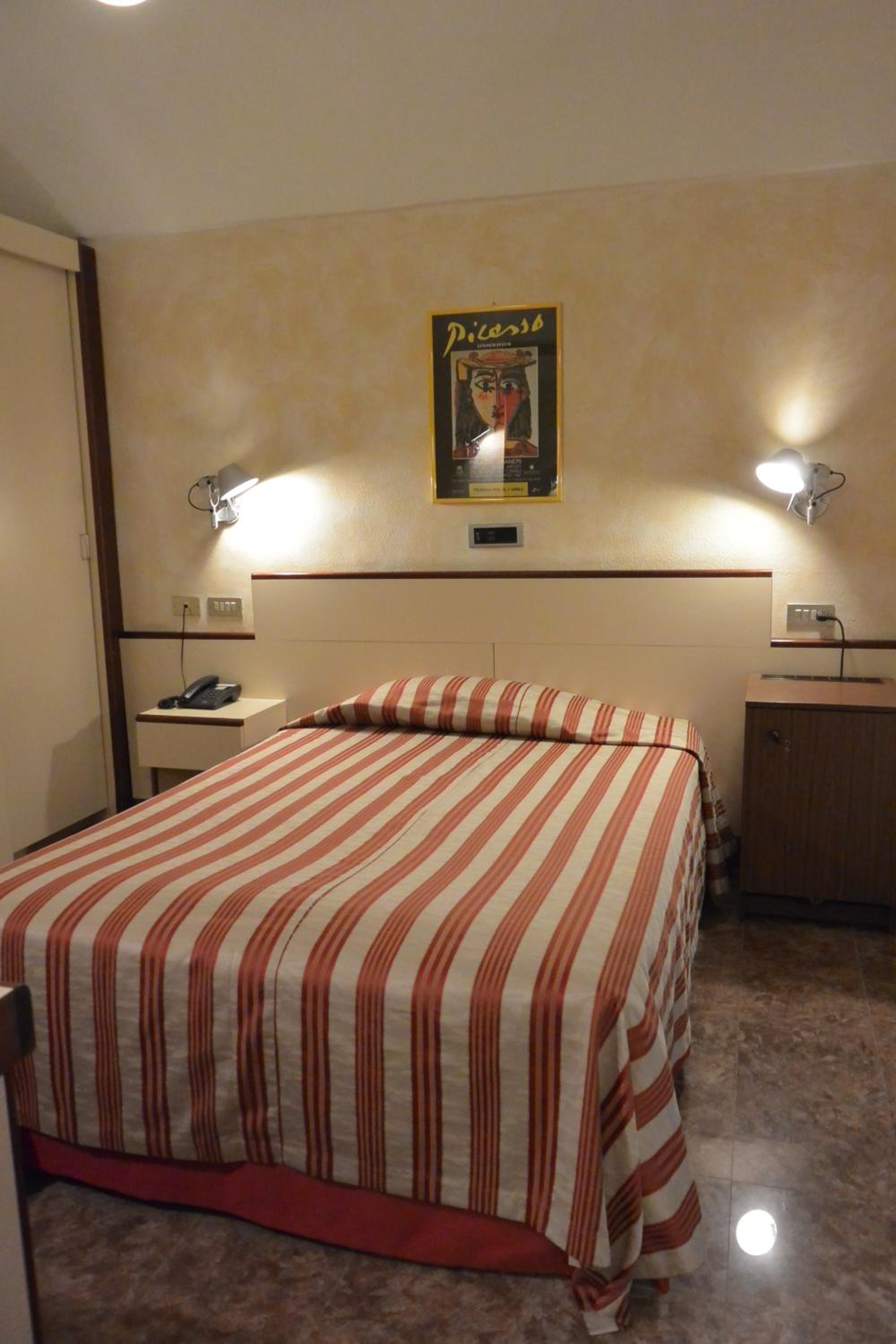 Standard Triple Room - Photo 2
