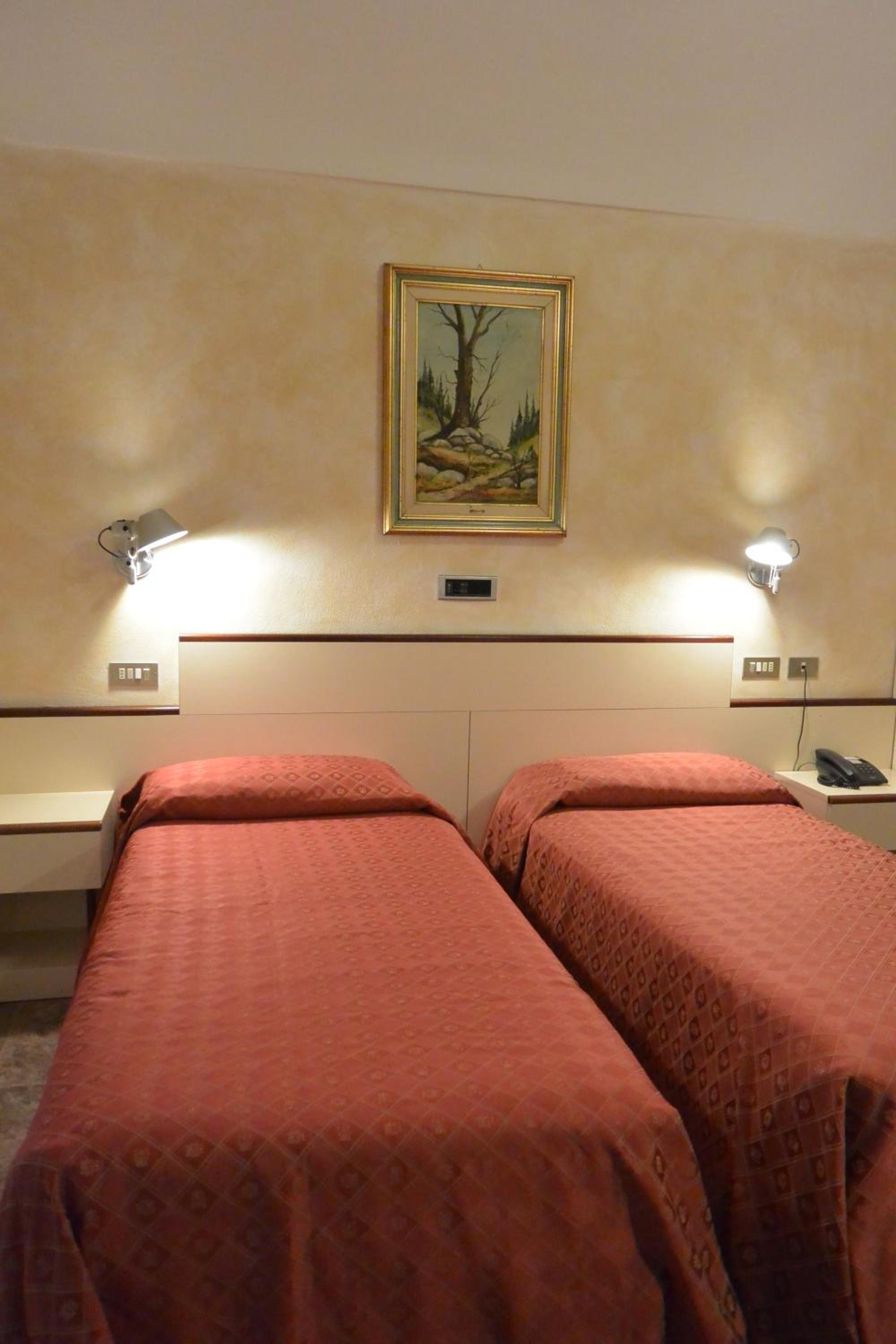 Economy Double or Twin Room photo 2