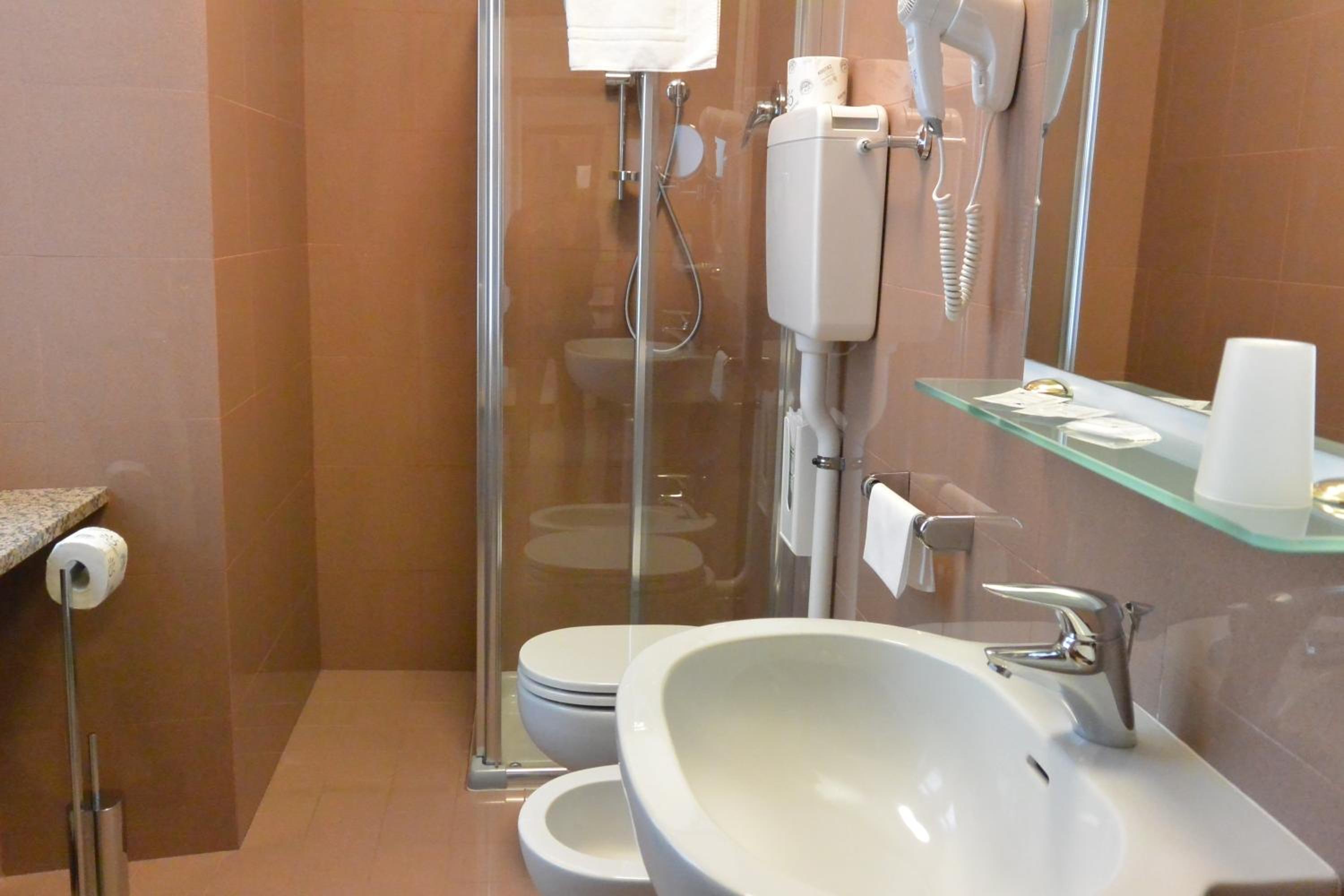 Standard Triple Room - Photo 5