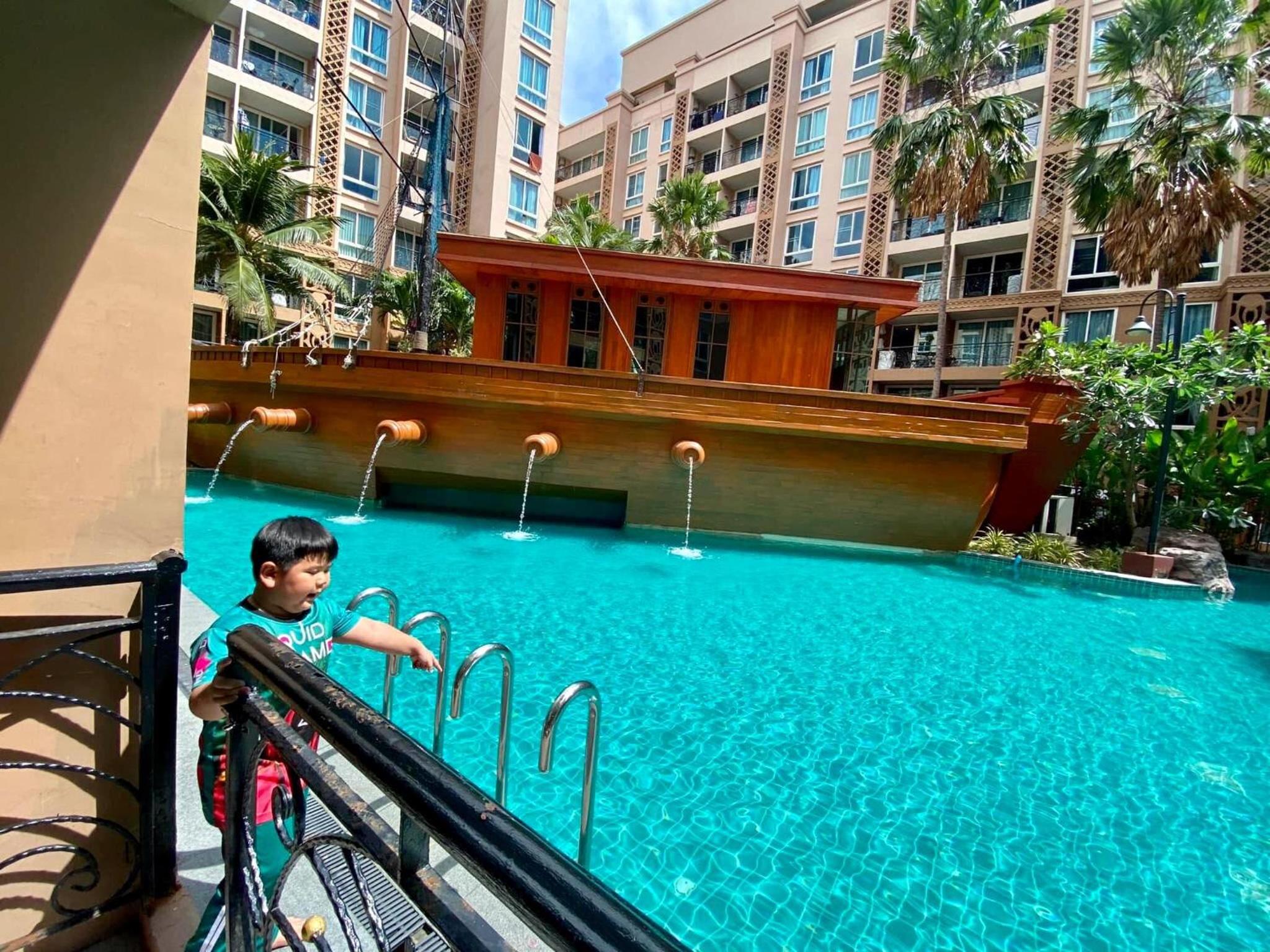 One-Bedroom Apartment with Pool Access - Photo 12