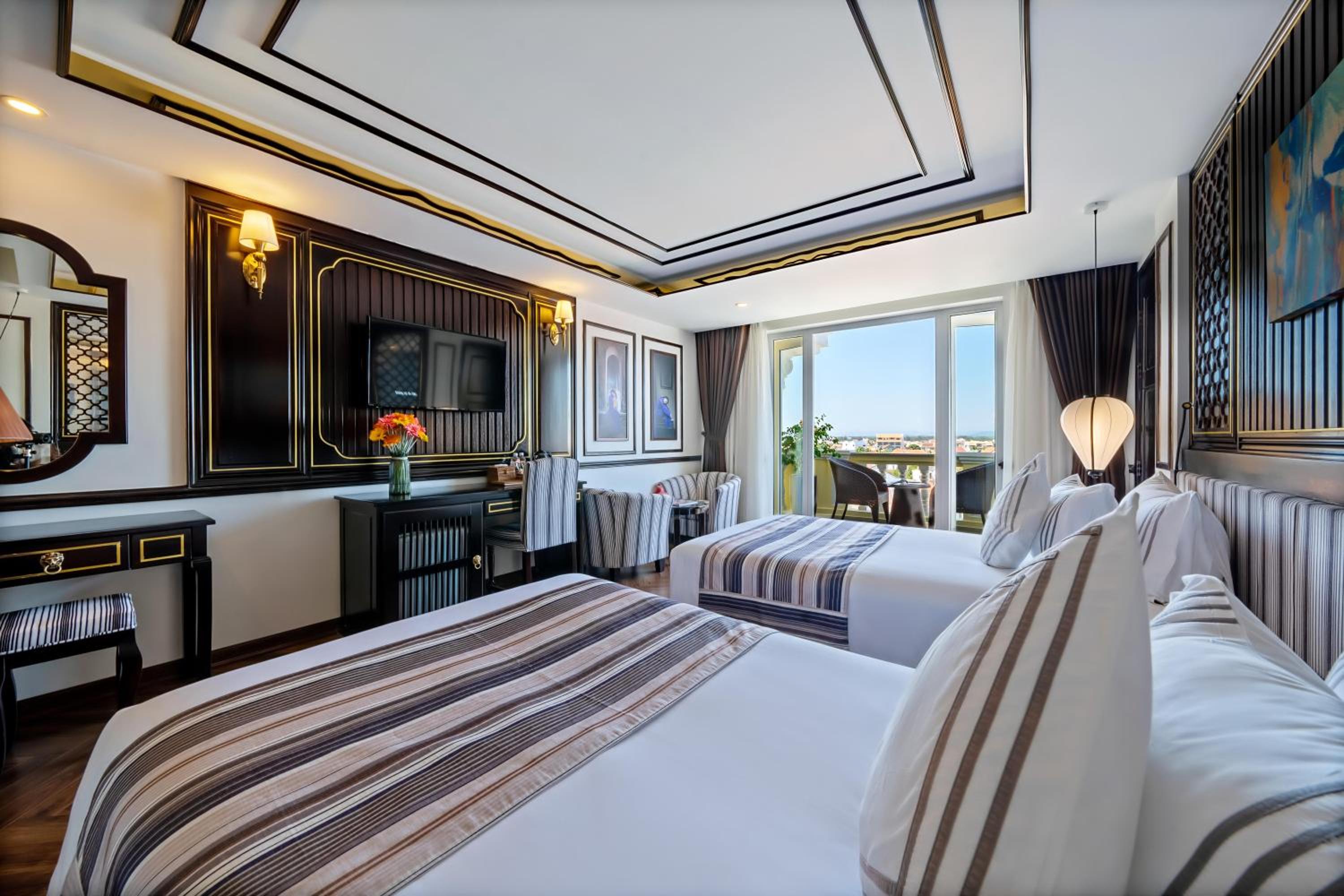 Deluxe Double or Twin with Garden View Balcony photo 3