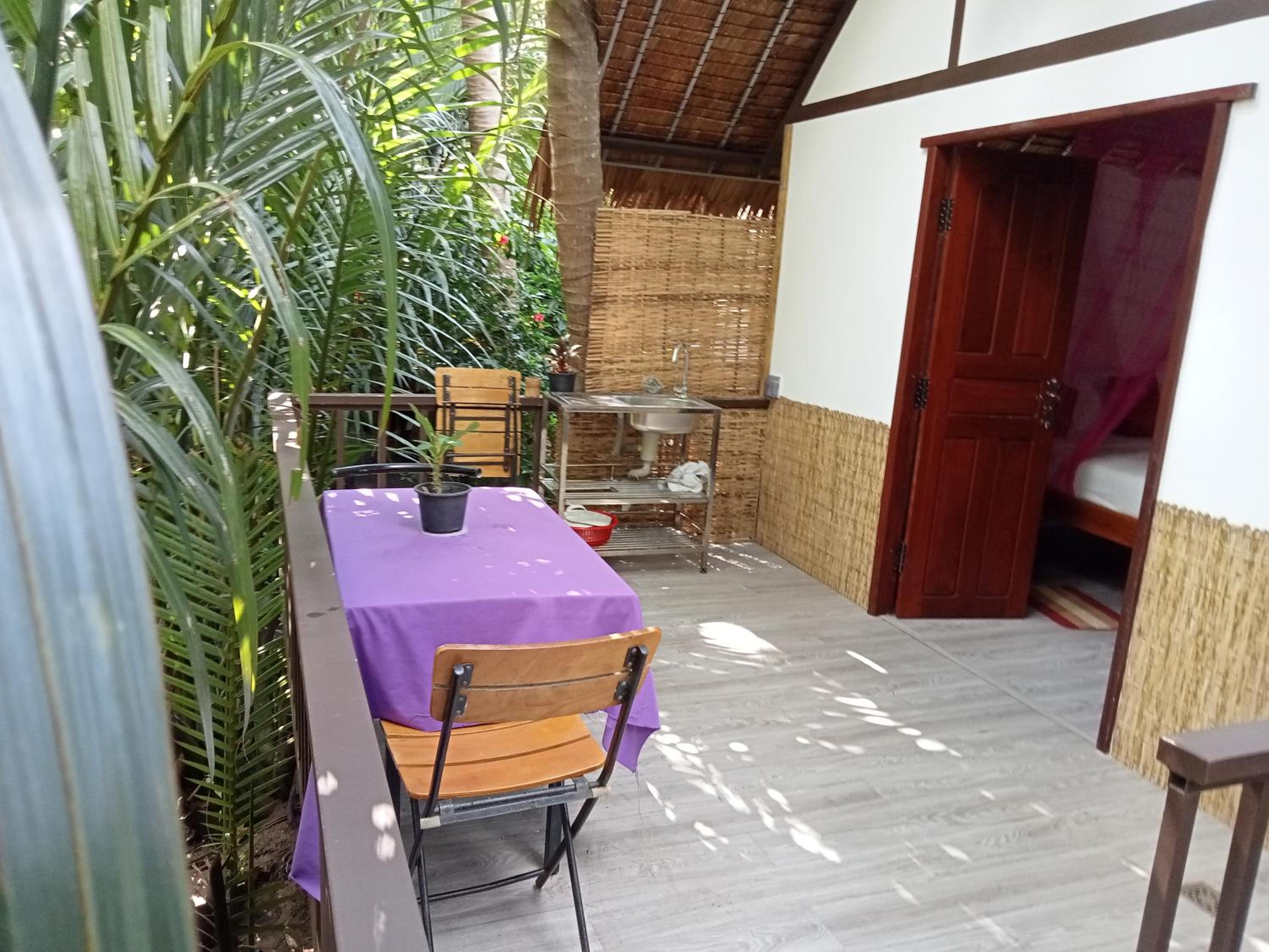 Family Bungalow - Photo 2