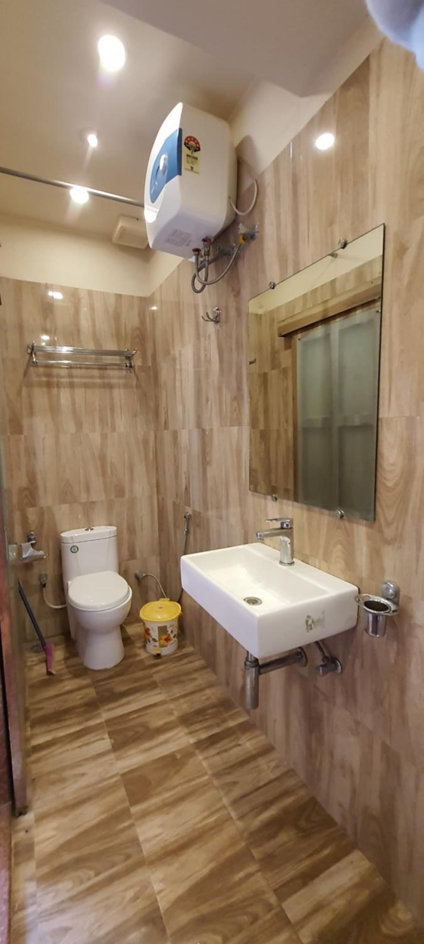 Deluxe Double Bed City View - Photo 3