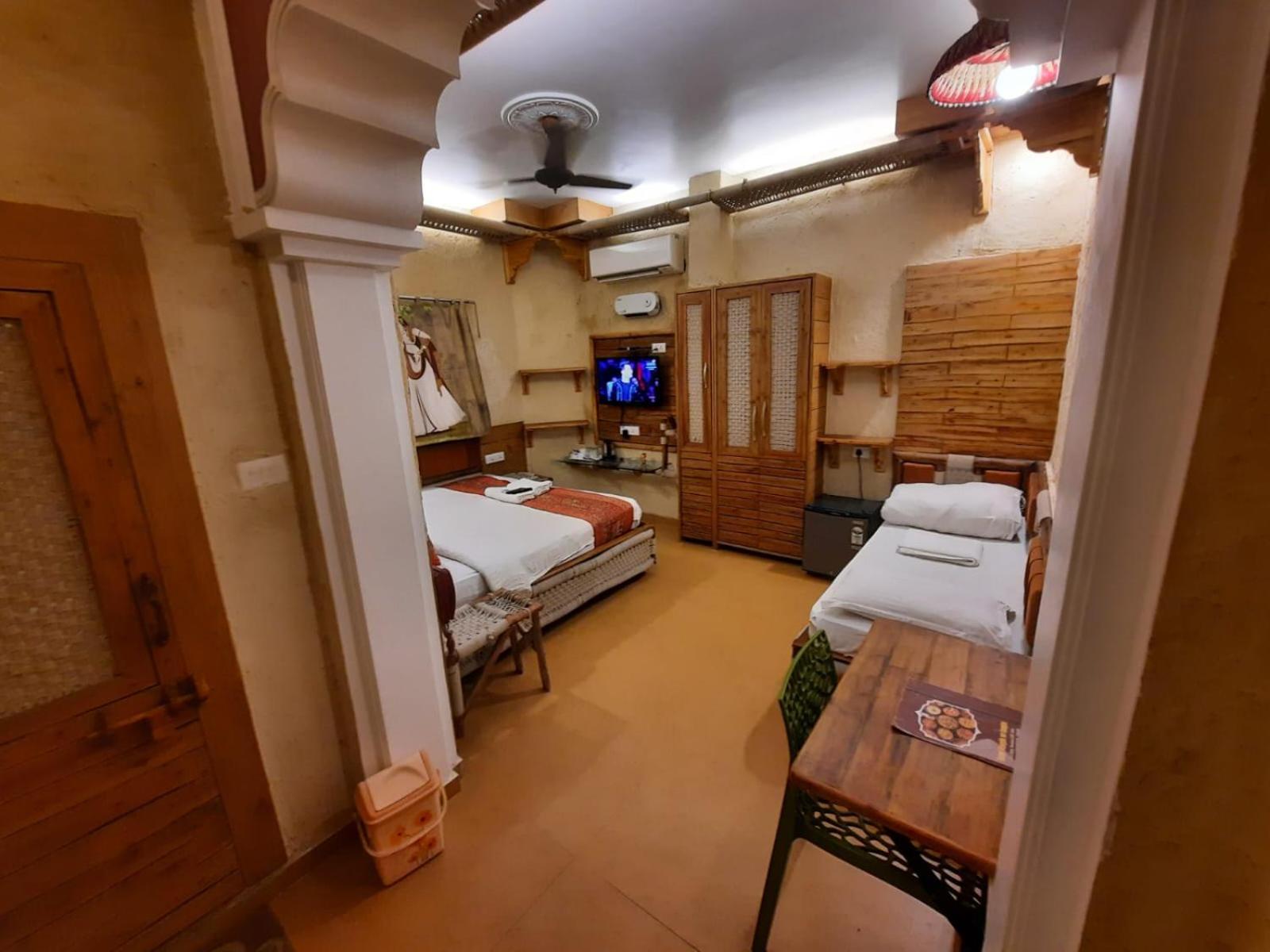 Deluxe Triple Bed Room City View - Photo 3