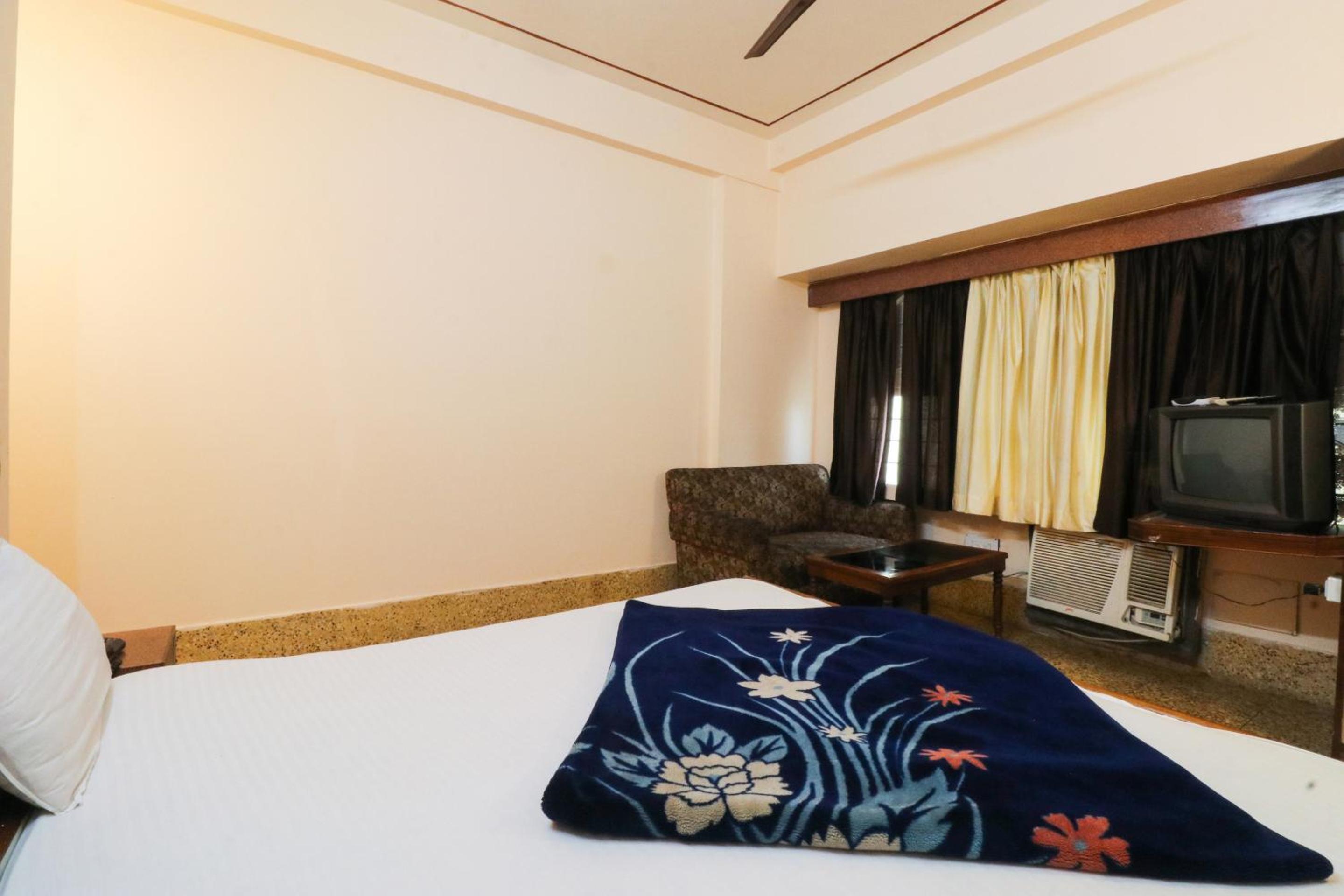 Budget Double Room photo 3