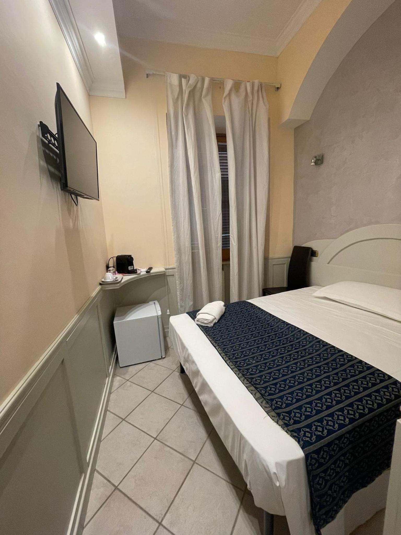 Budget Single Room photo 3