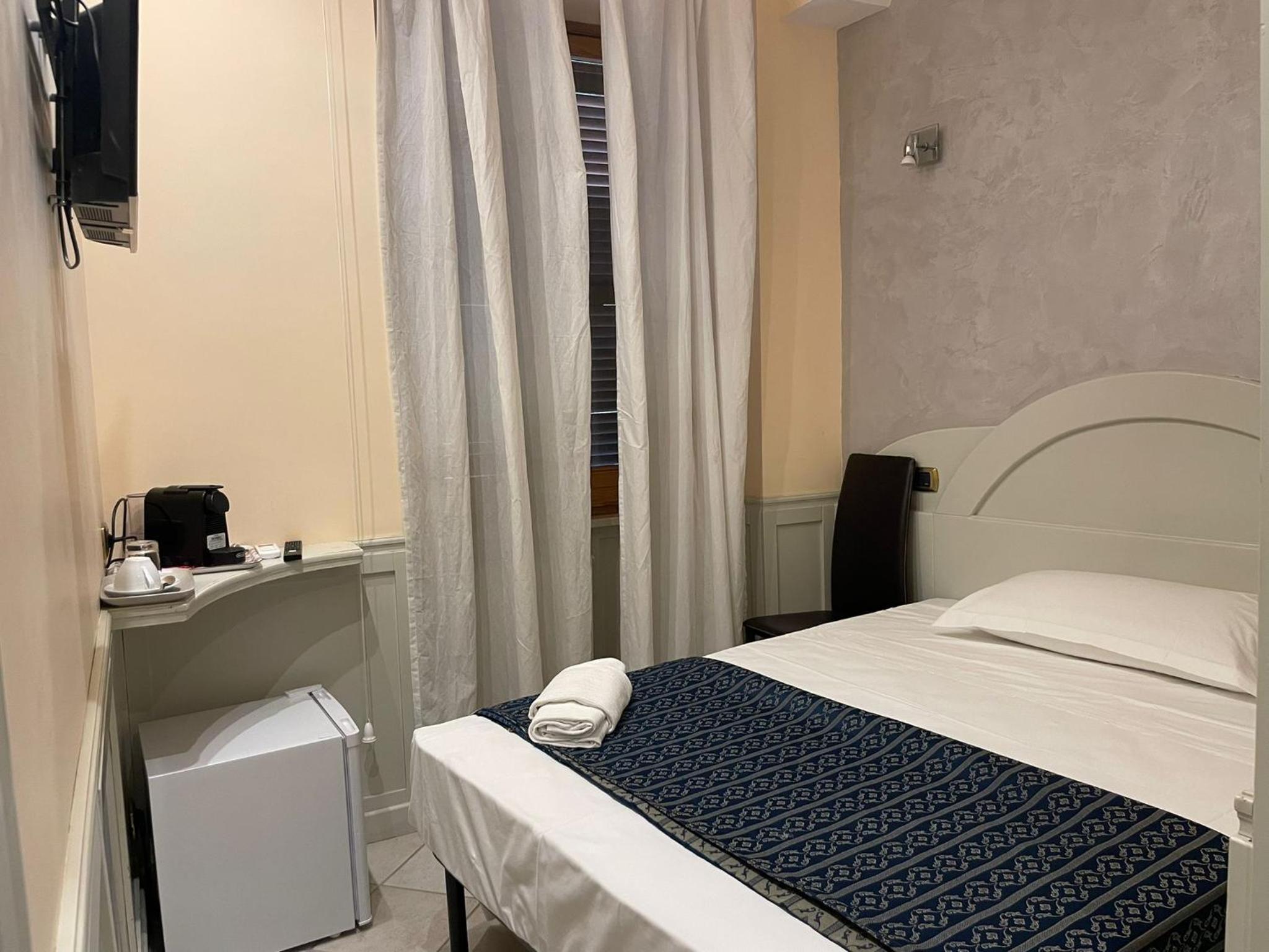 Budget Single Room photo 3