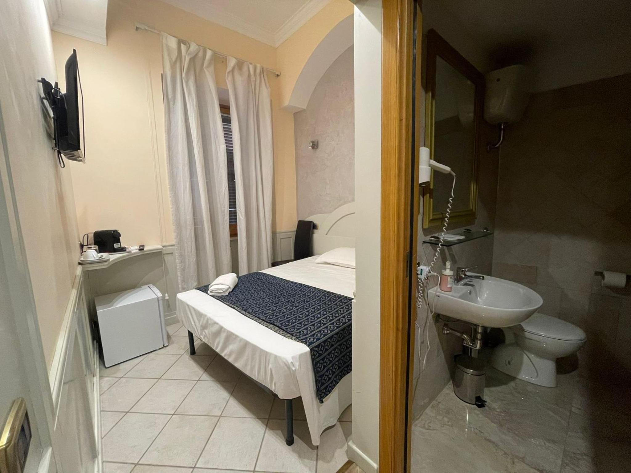 Budget Single Room photo 1