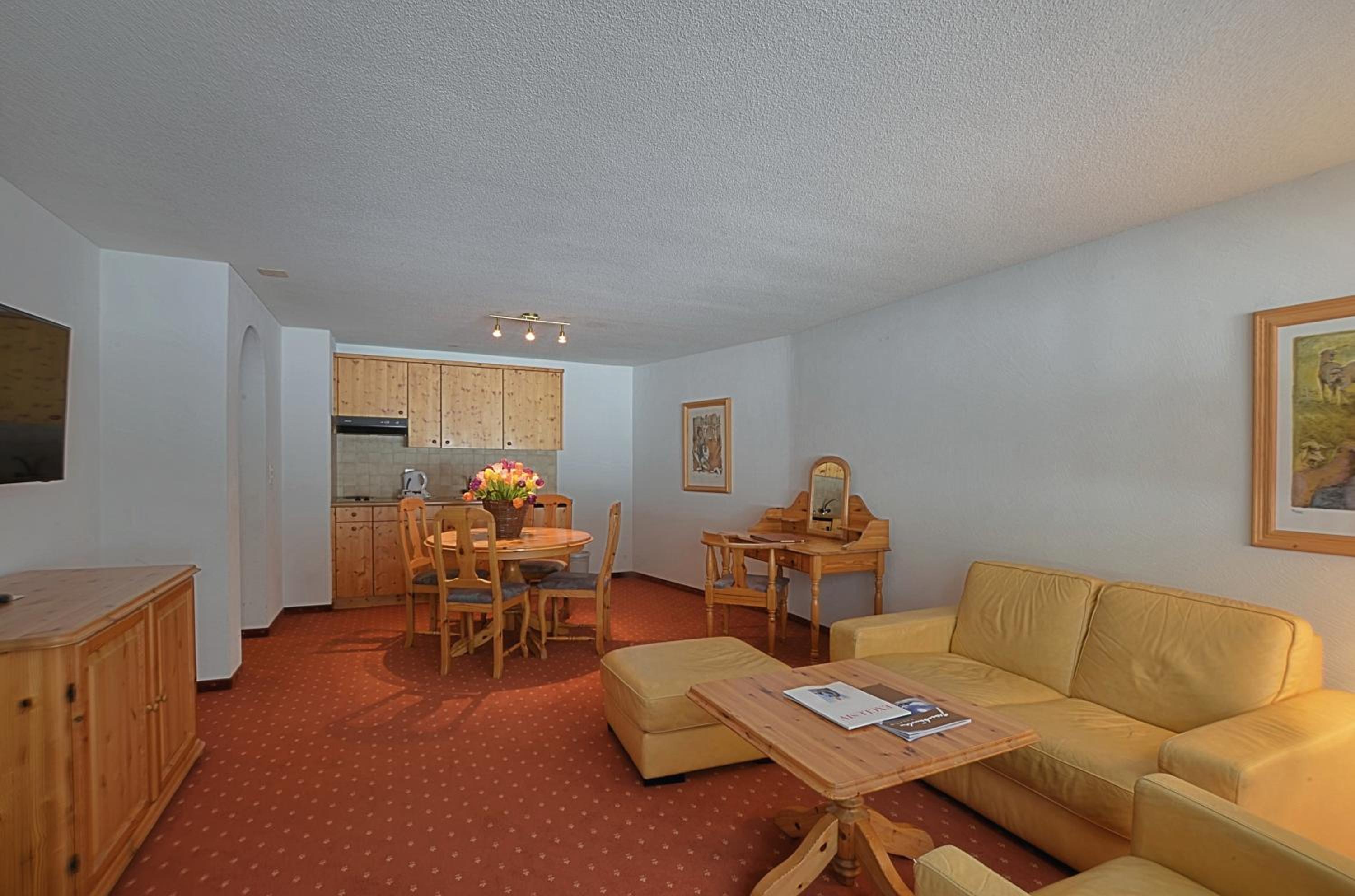 Suite - Photo 4