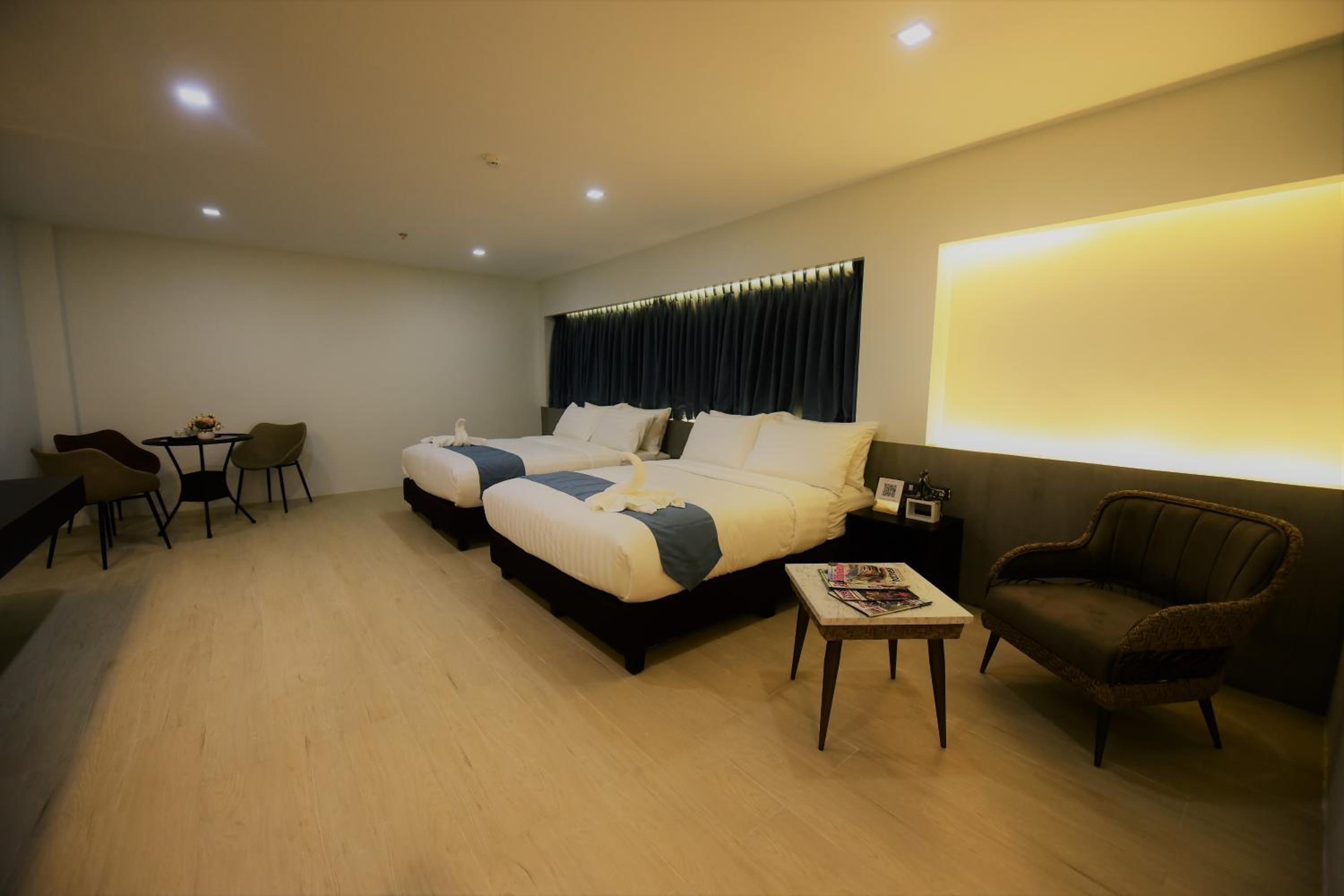 Deluxe Family Room photo 3