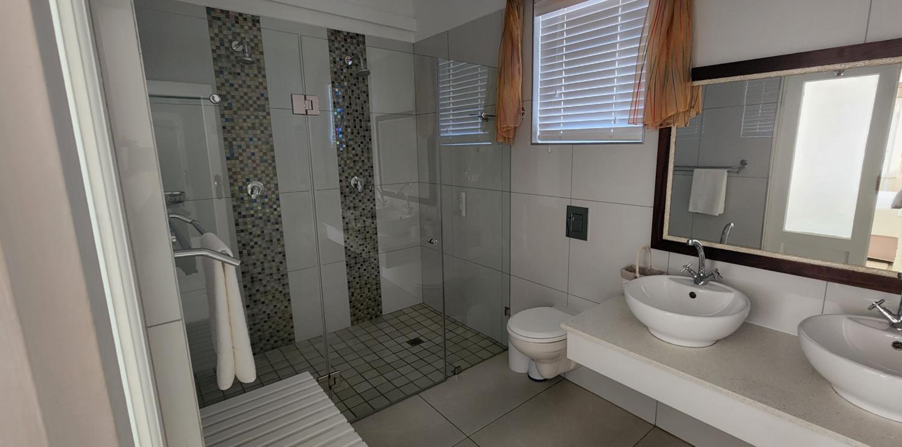 Deluxe Queen Room - Photo 4