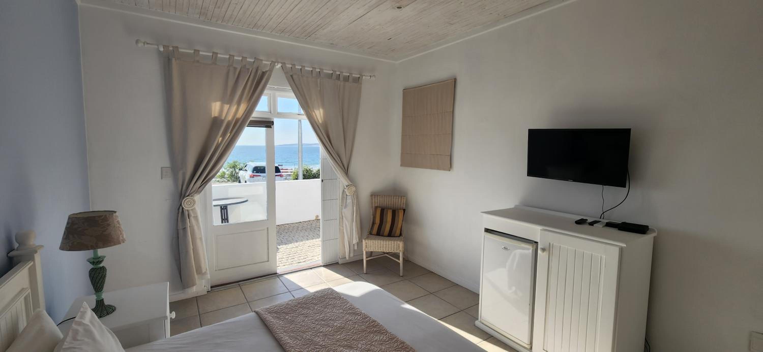 Standard Double Room - Photo 2
