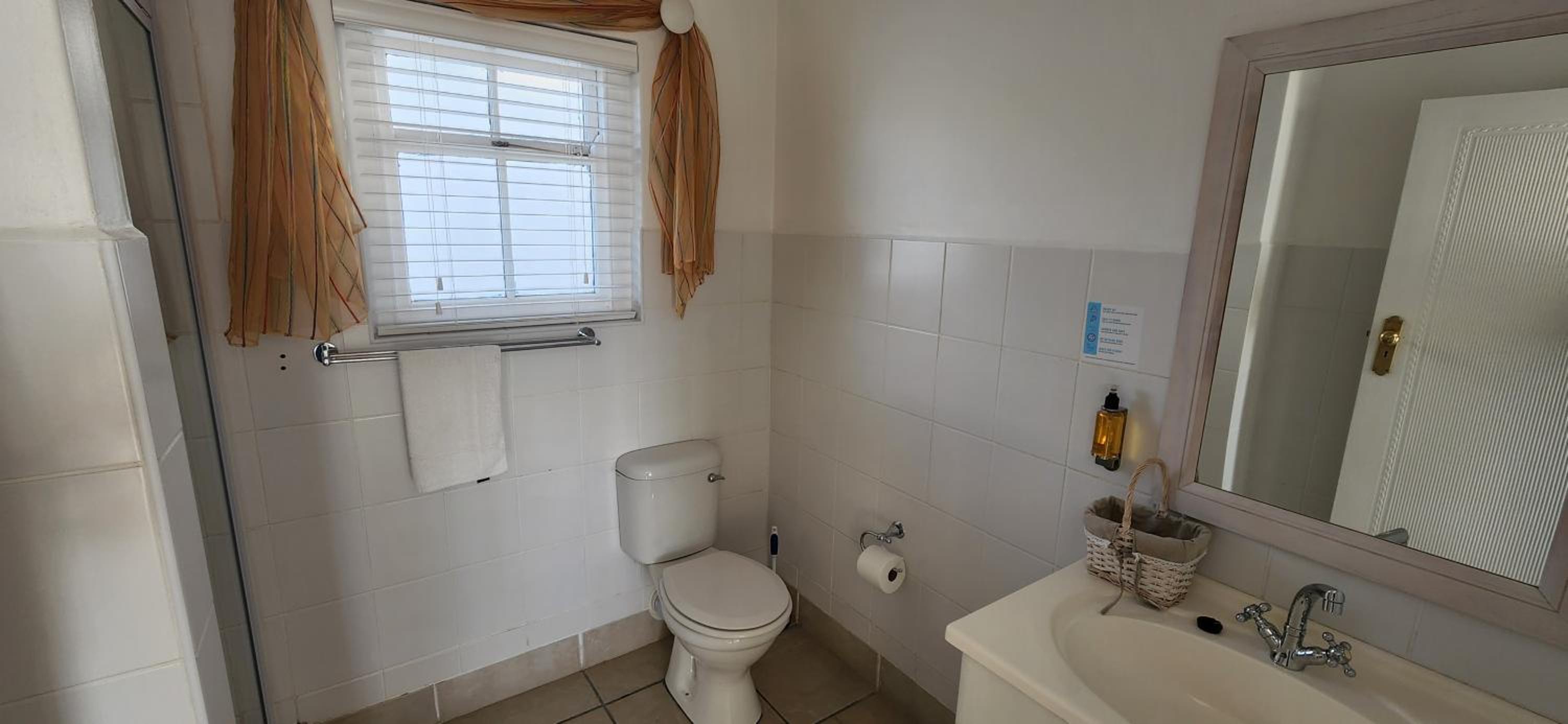 Standard Double Room - Photo 4