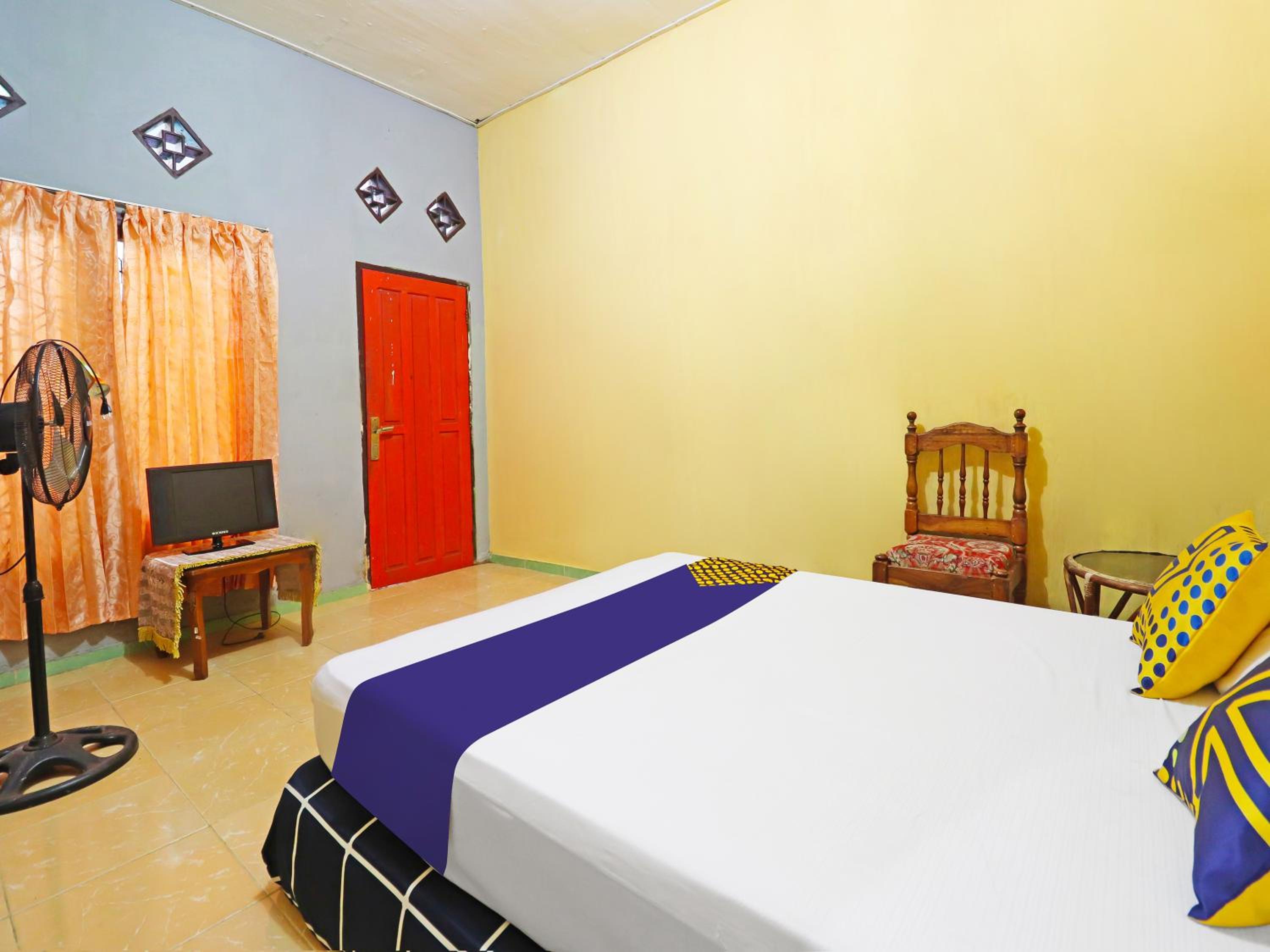 Budget Double Room photo 3