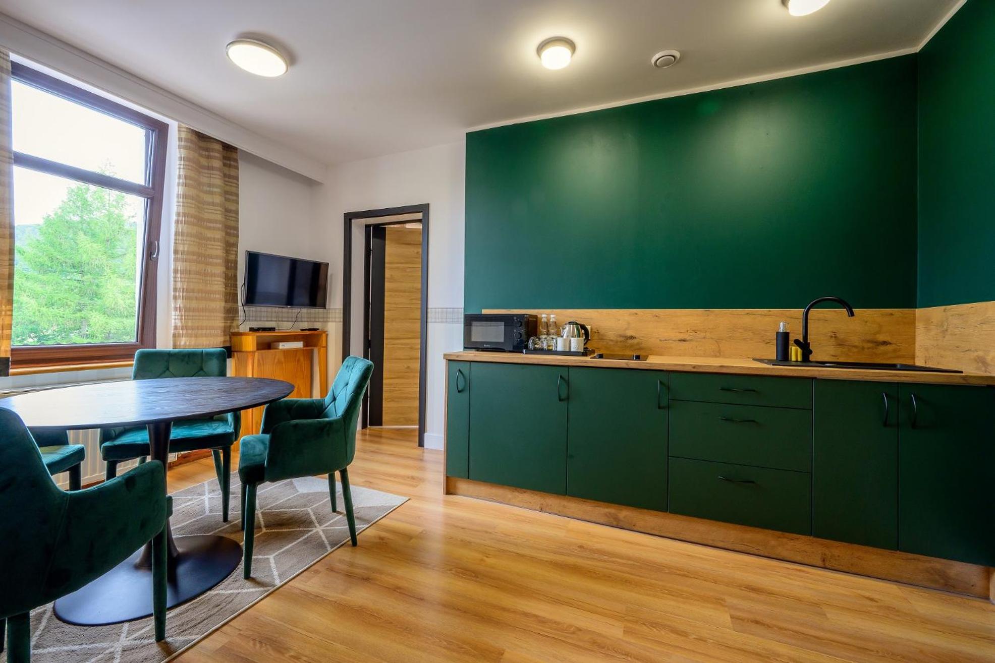 Two-Bedroom Suite - Photo 6