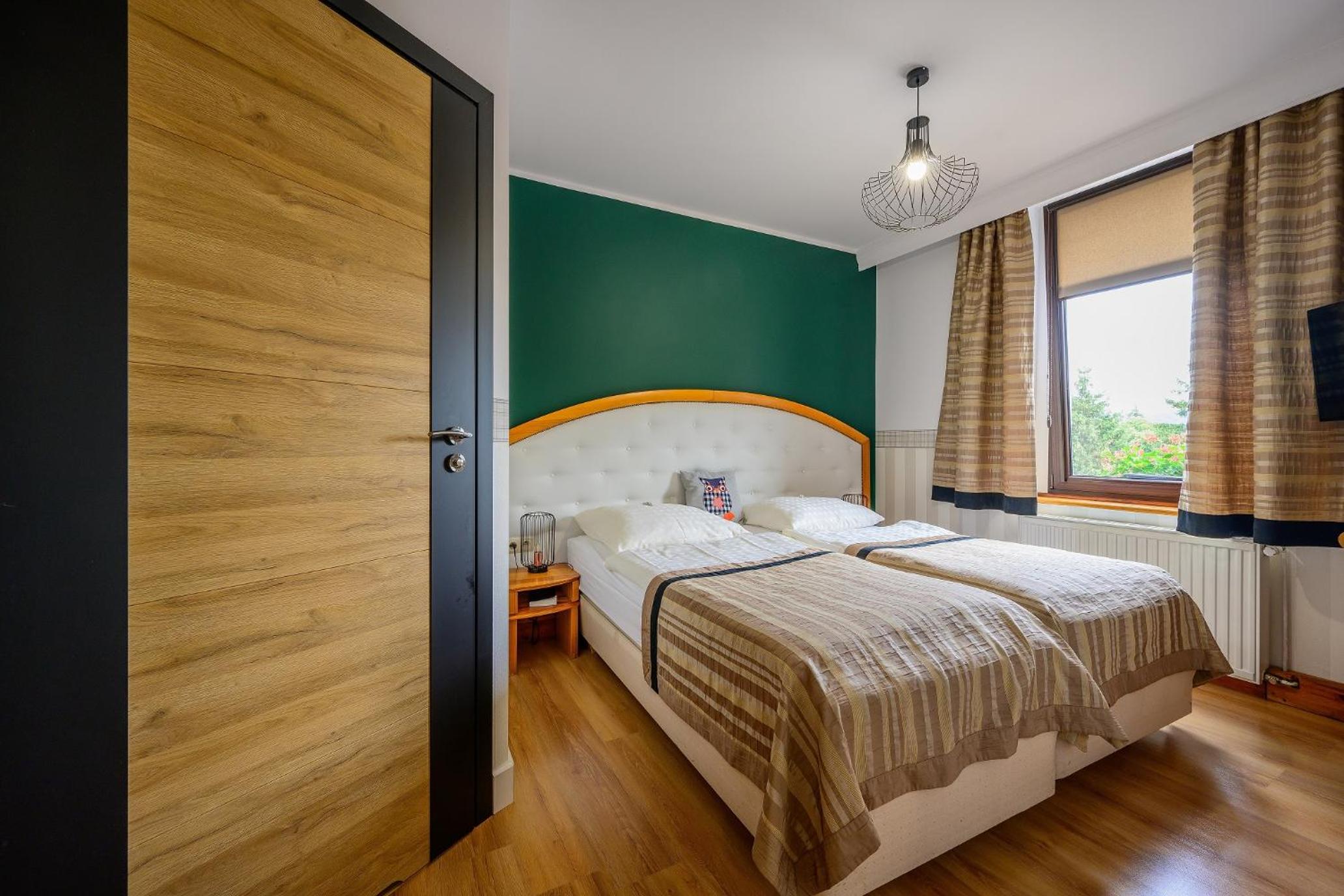 Two-Bedroom Suite - Photo 4