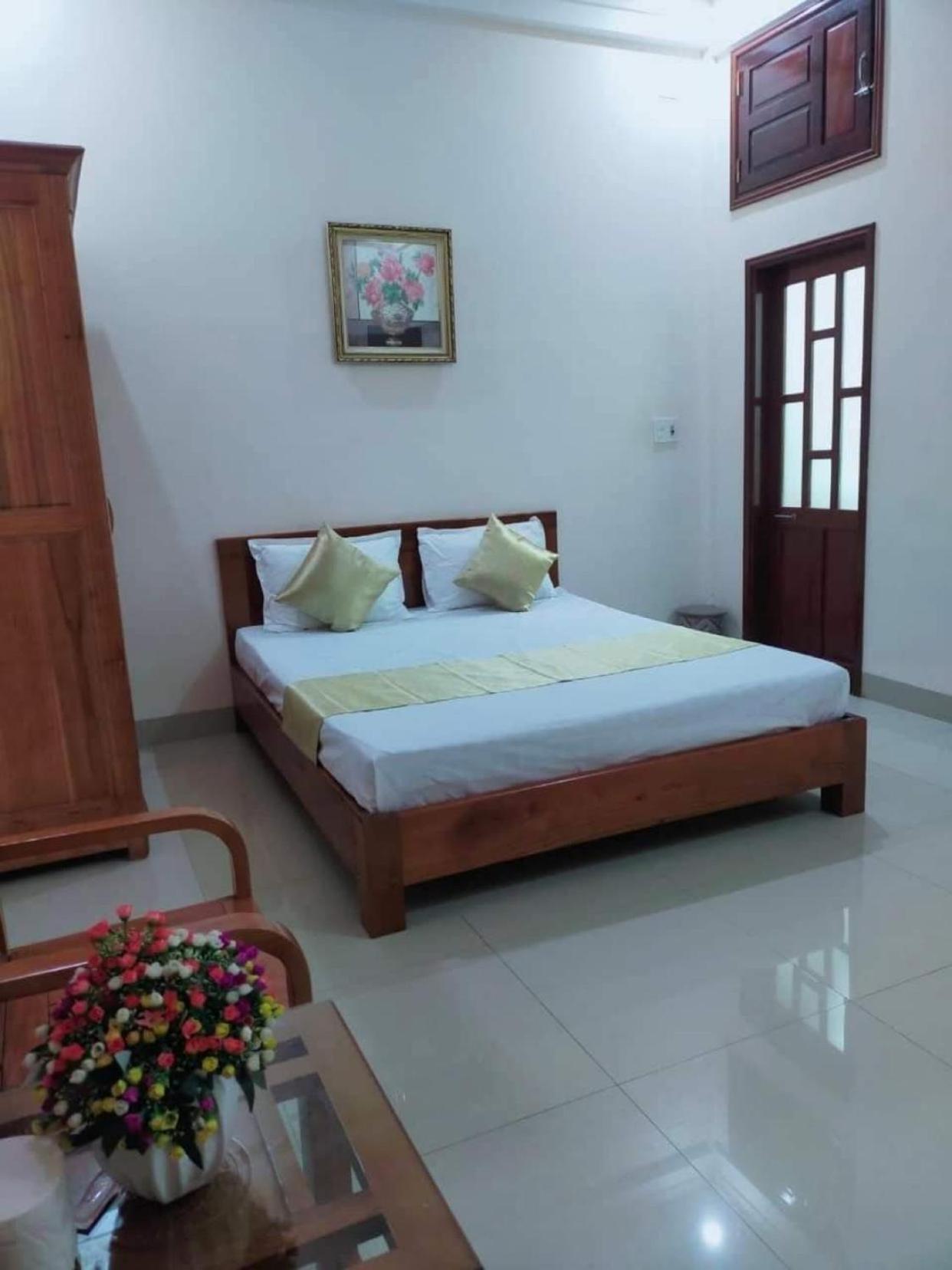 Deluxe Double Room with Balcony - Photo 8