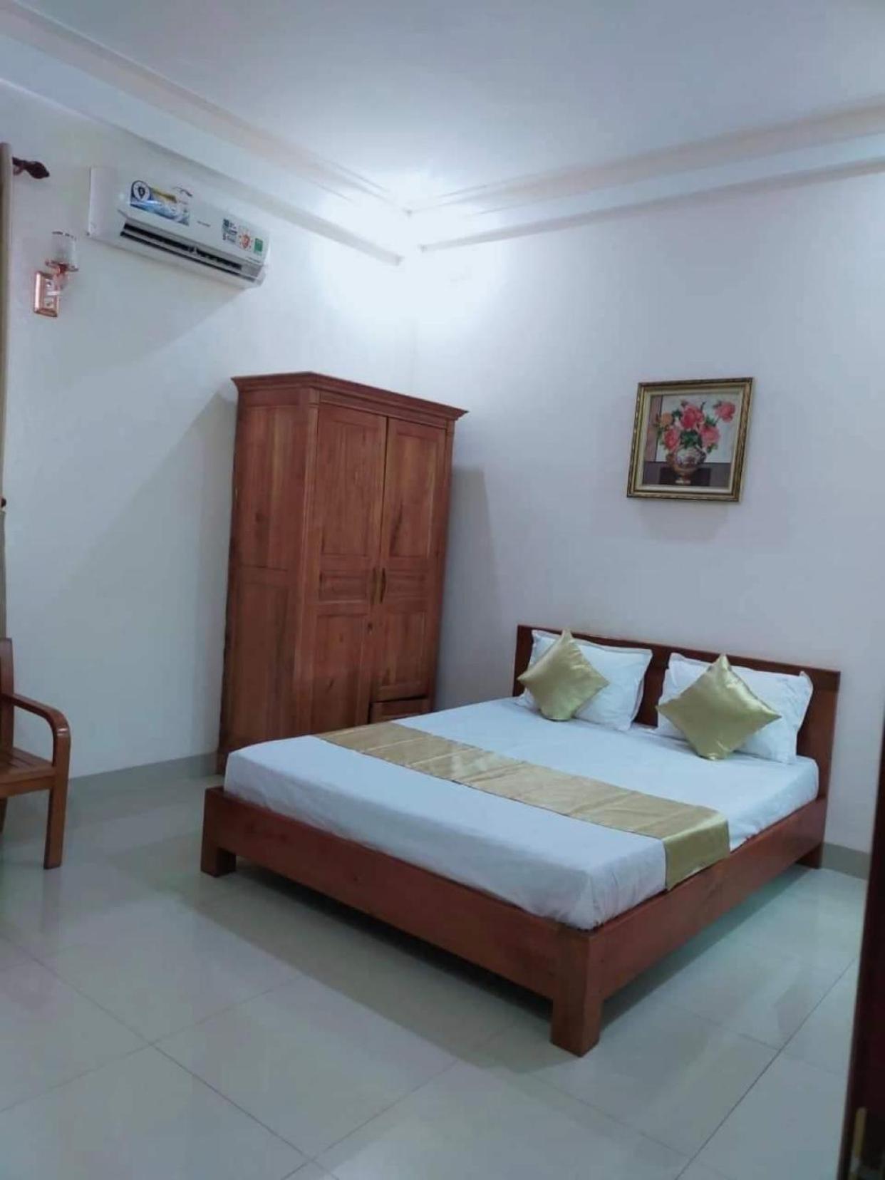 Deluxe King Room - Photo 7