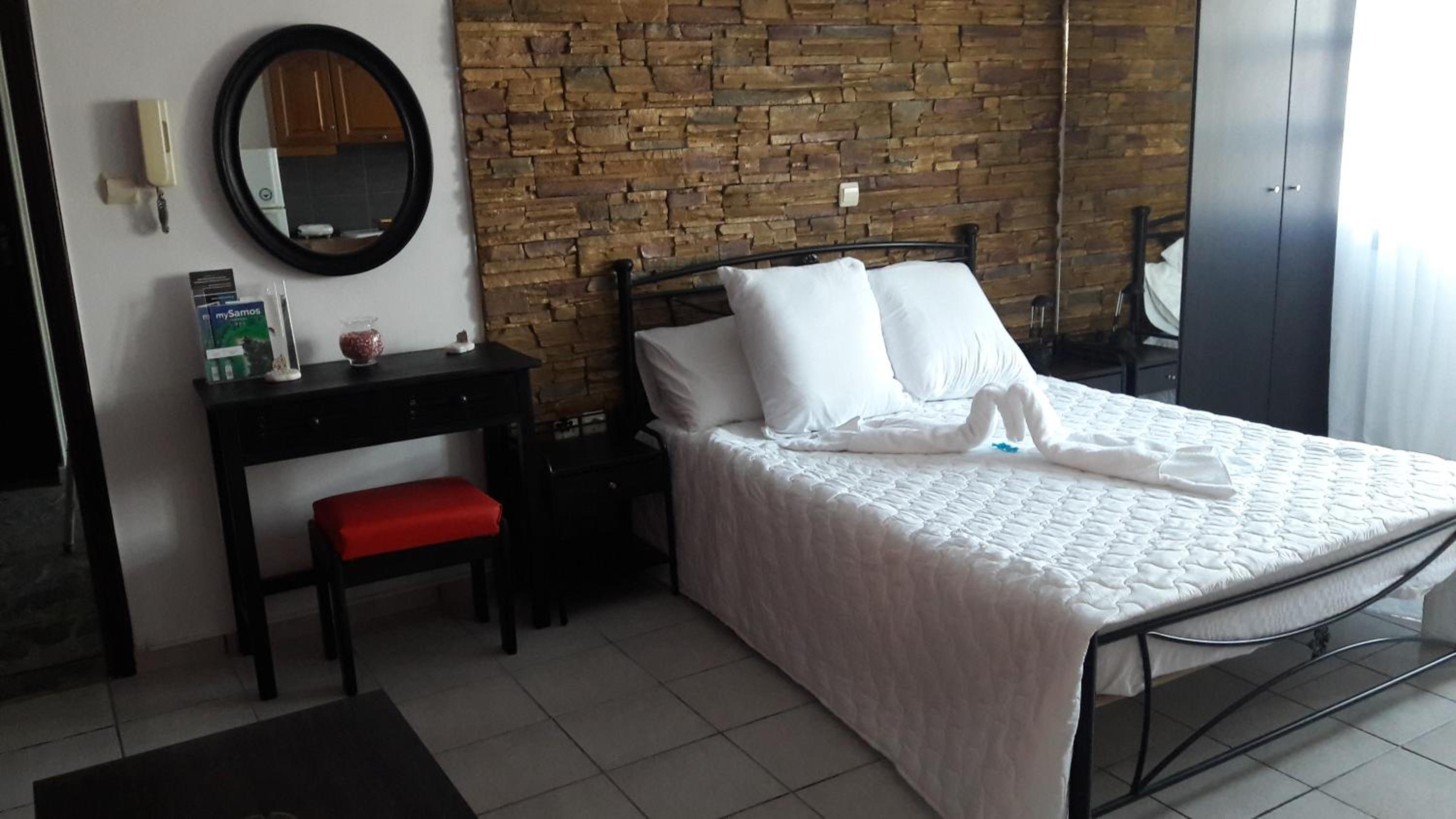 Deluxe Suite - Photo 5