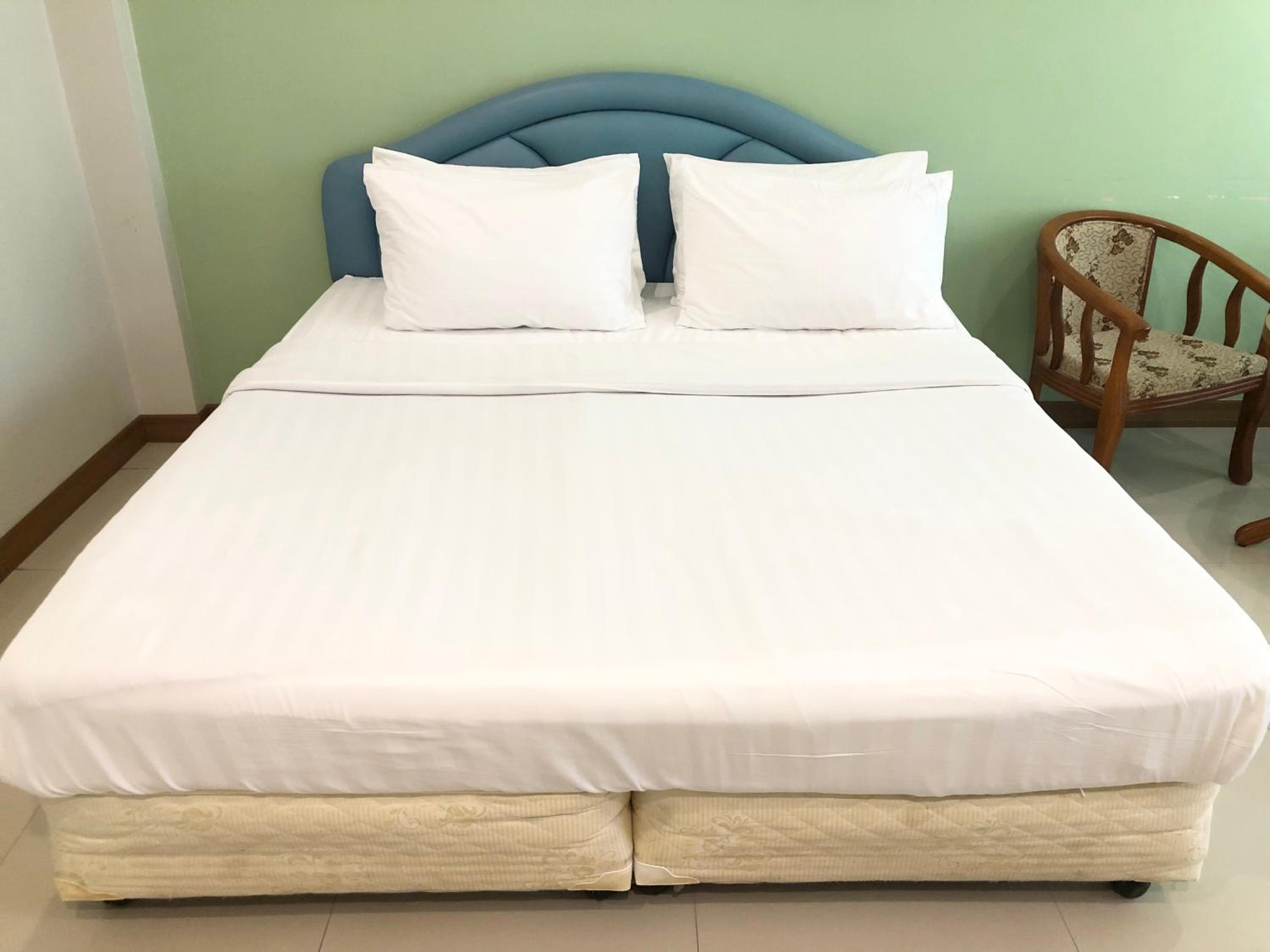 Standard King Room - Photo 2