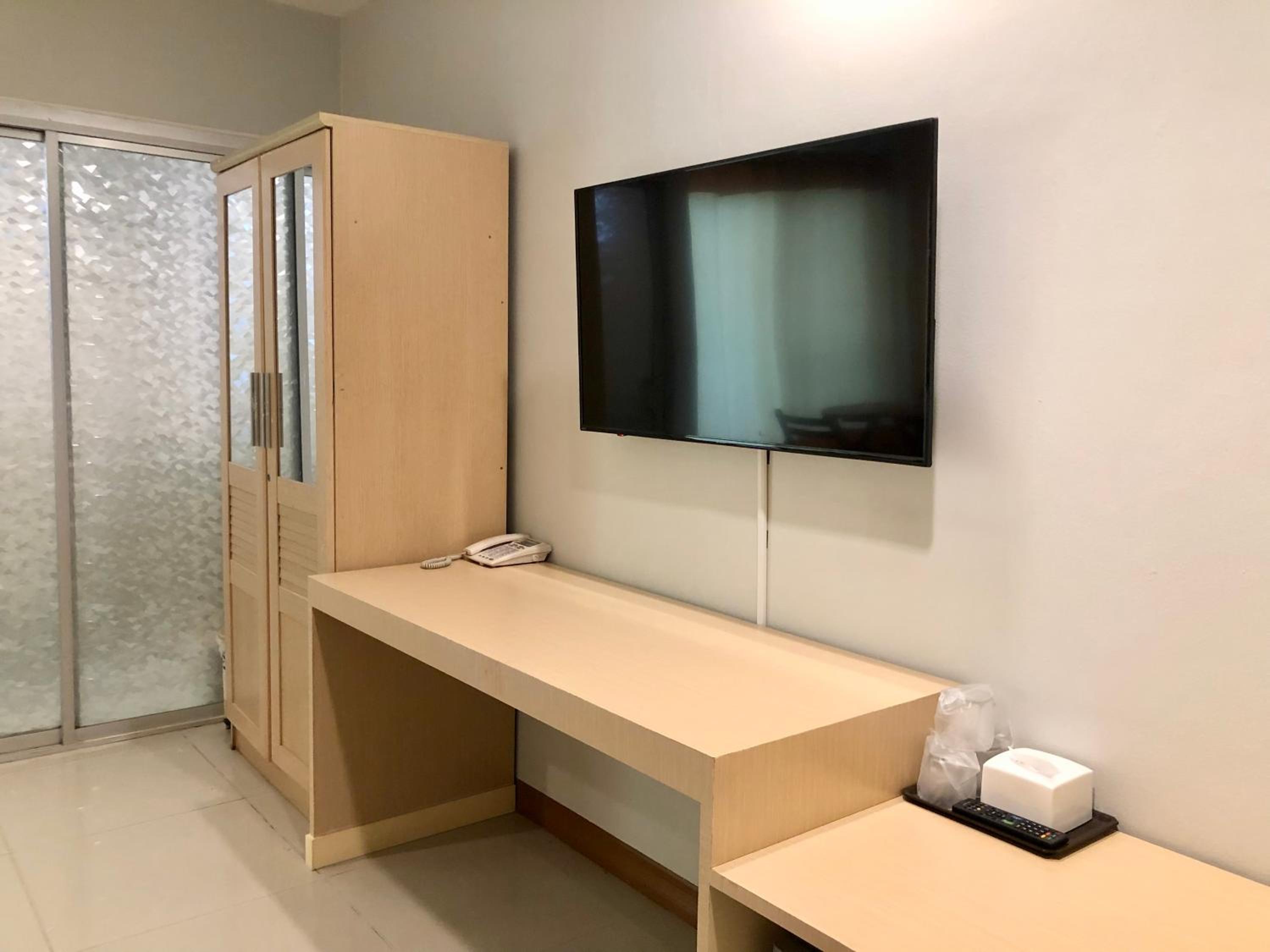 Standard Twin Room - Photo 1