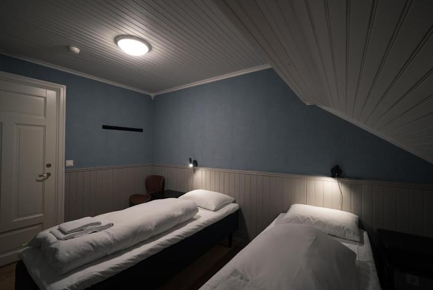 Two-Bedroom Apartment with Sleeping Alcove photo 2