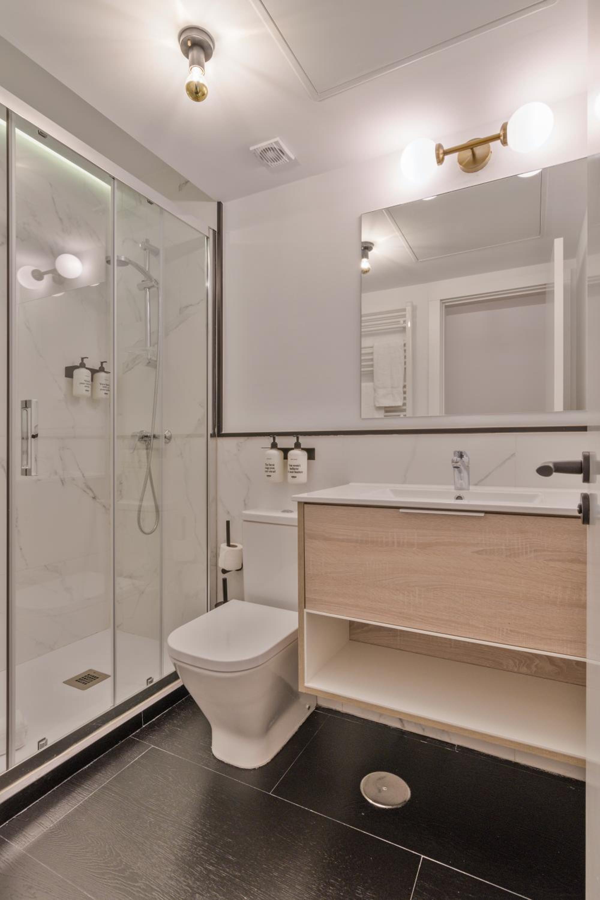 Double Room - Photo 2