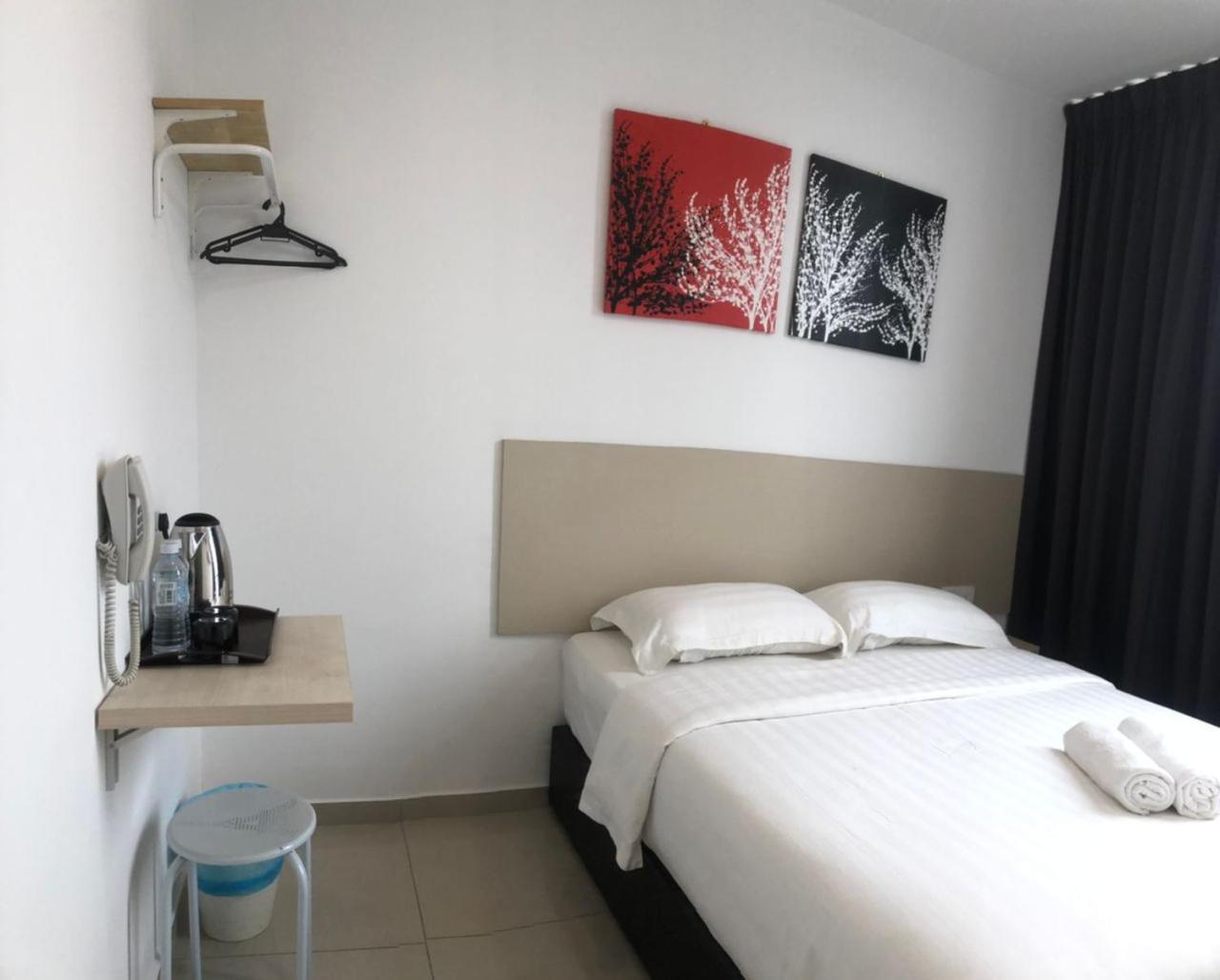 Deluxe Queen Room - Photo 6