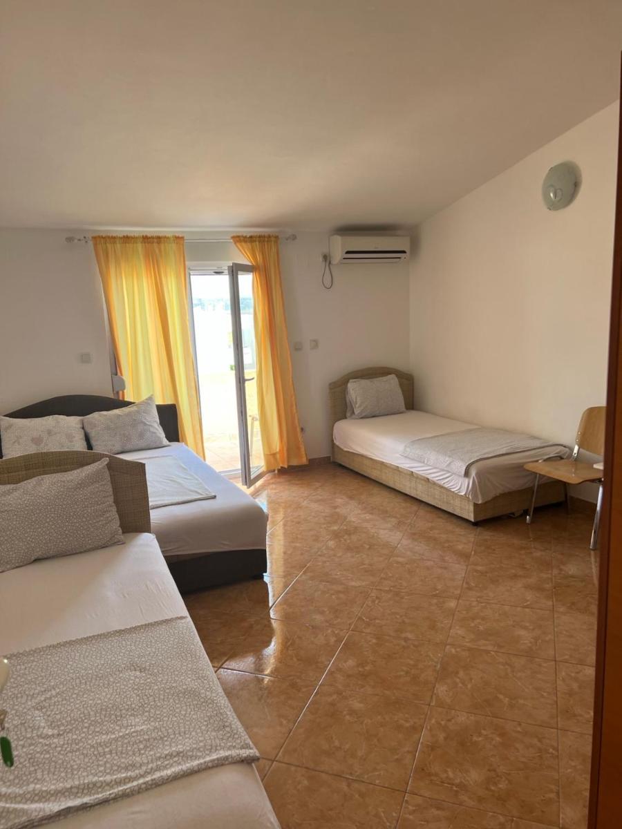 Quadruple Room with Private Bathroom