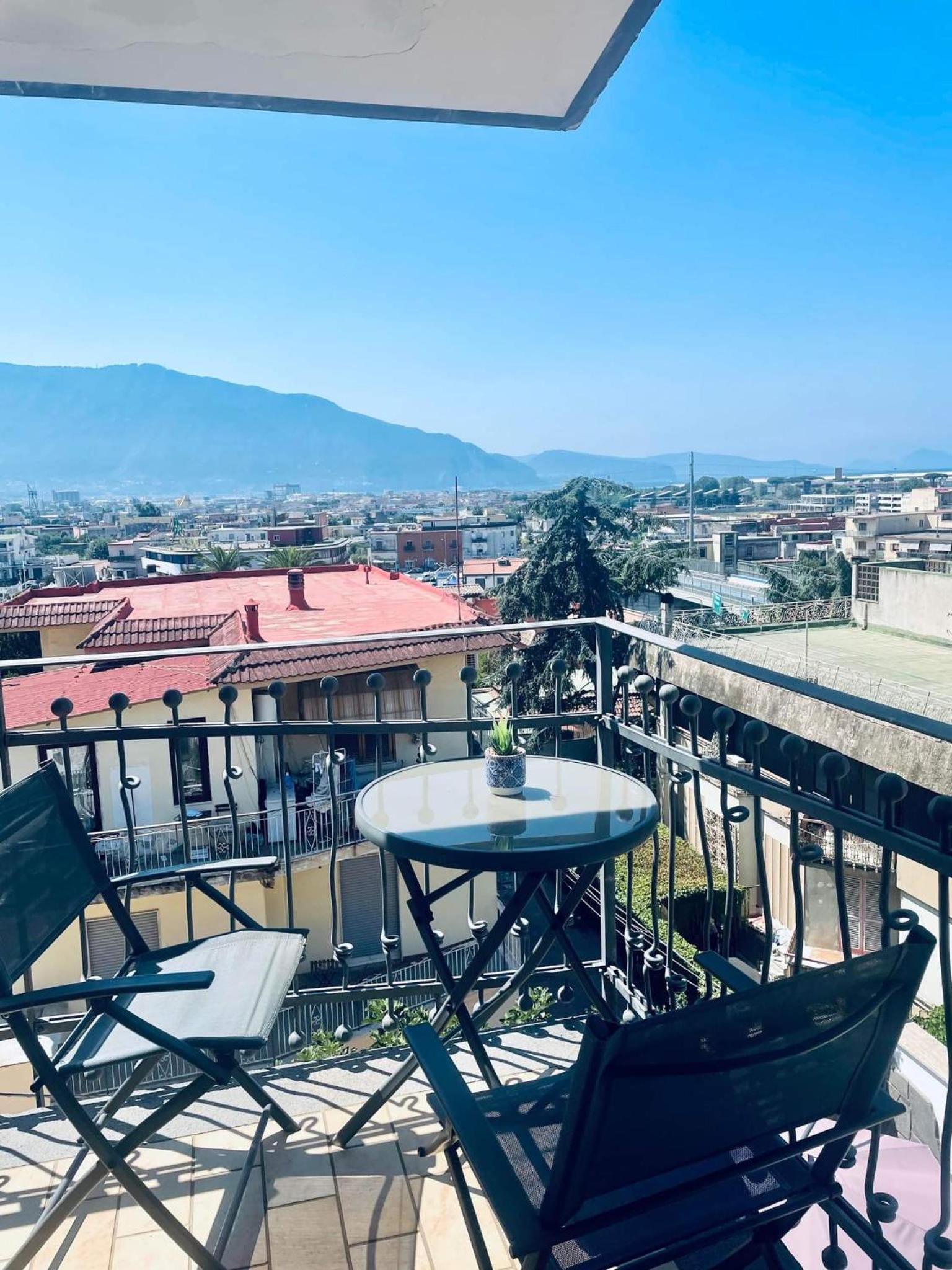Double Room with Balcony (3 Adults) photo 3