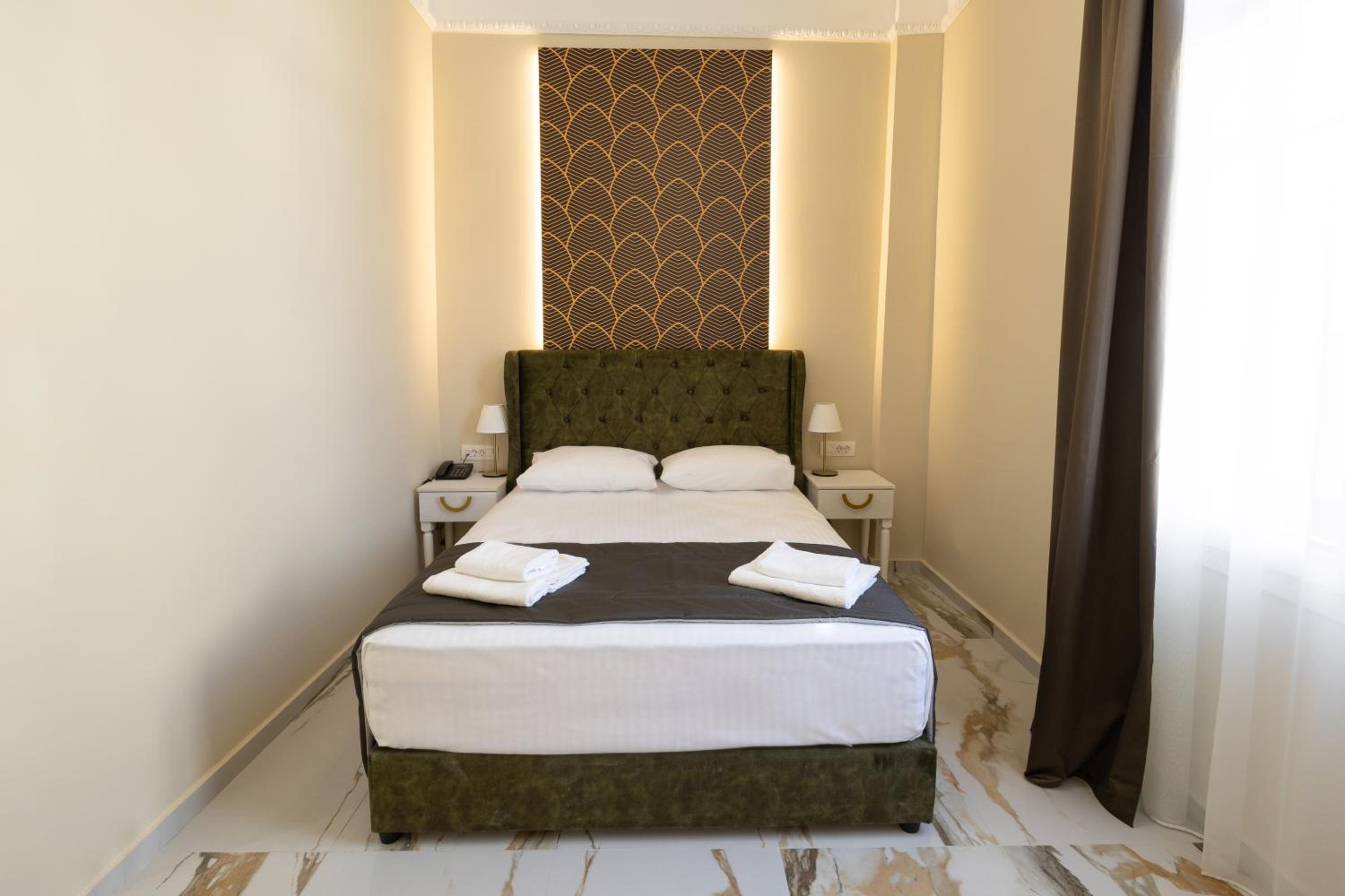 Deluxe Family Suite photo 1