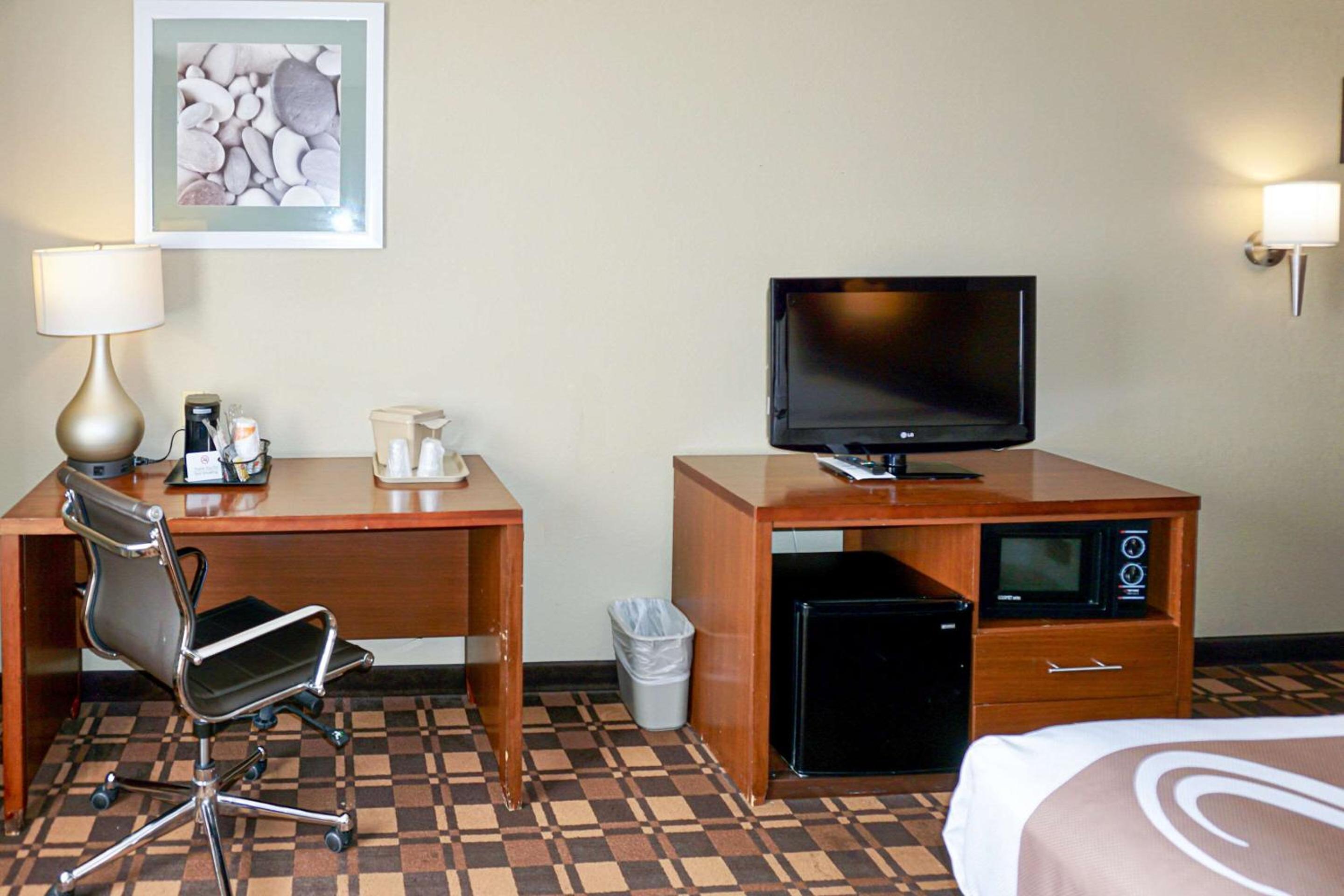 Double Room with Two Double Beds - Non-Smoking photo 2