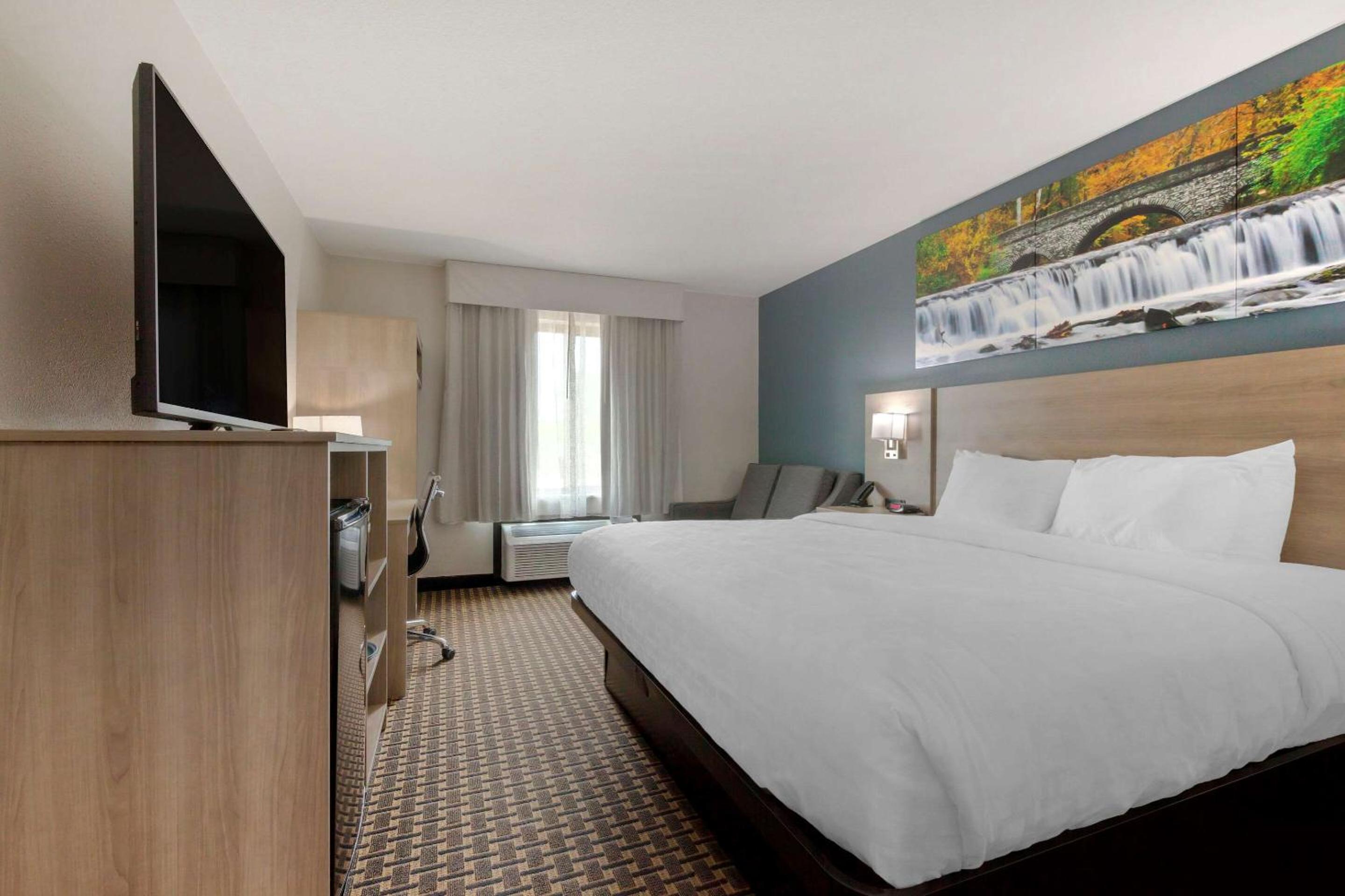 Two-Bedroom Deluxe King Suite With  Living Room - Non Smoking photo 3