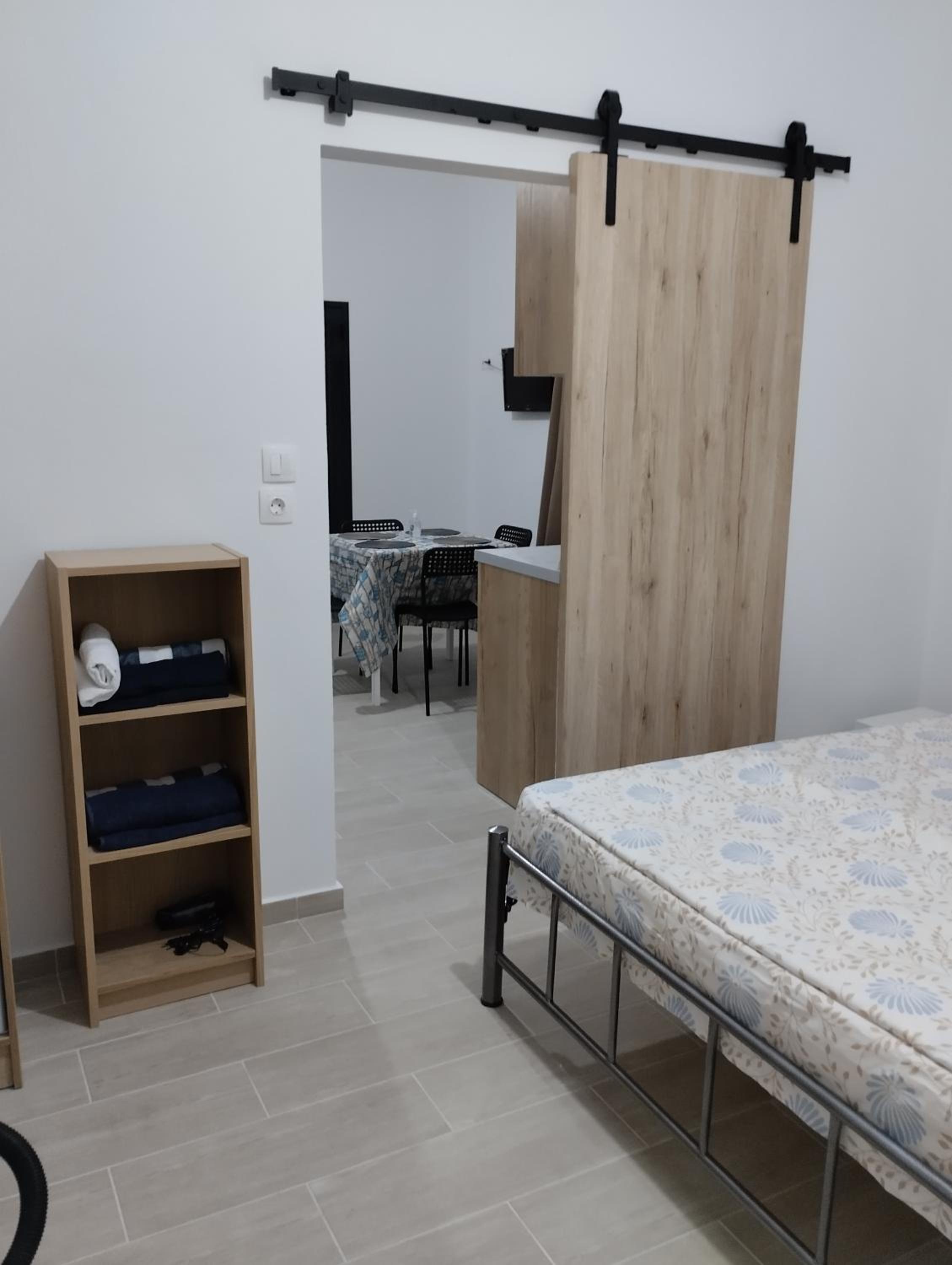 One-Bedroom House photo 1