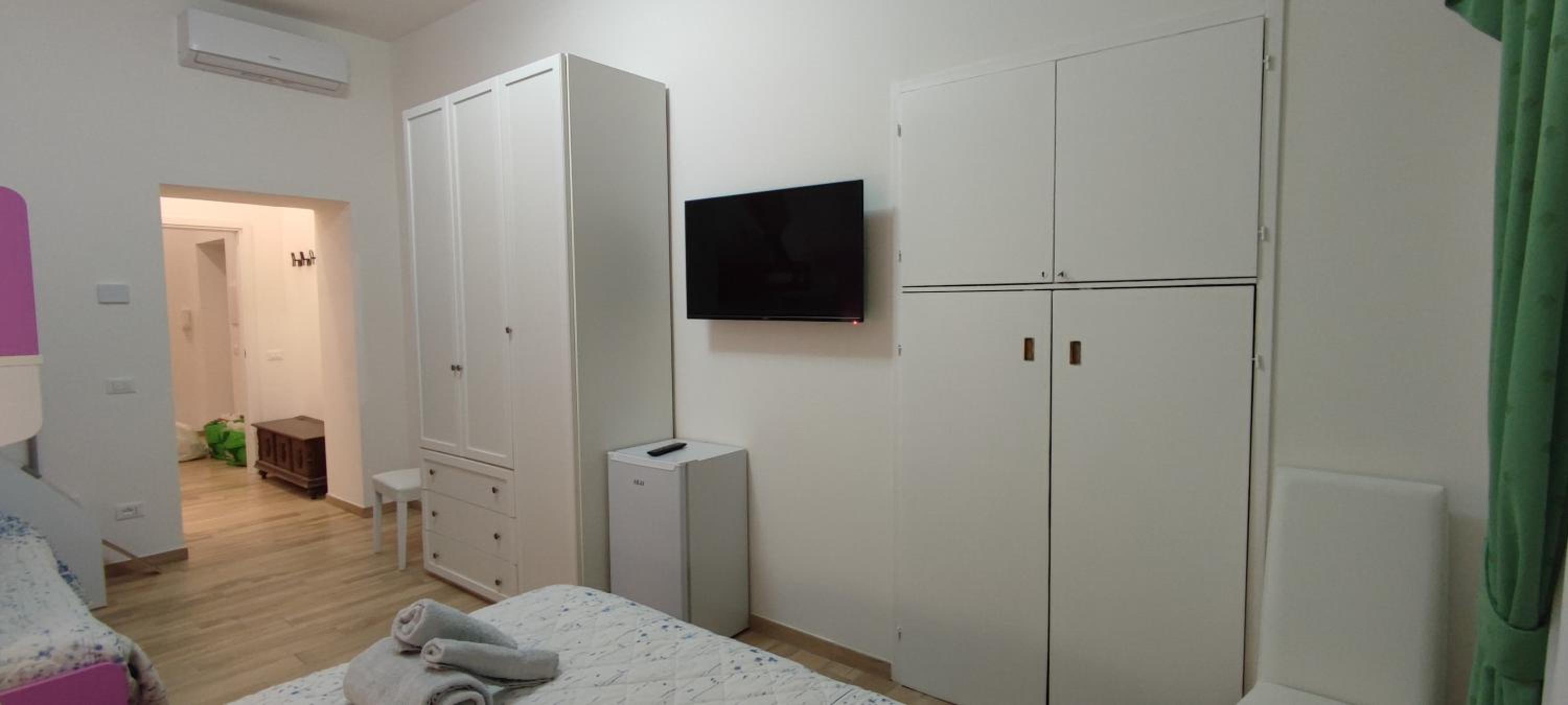 Quadruple Room with Private Bathroom photo 3