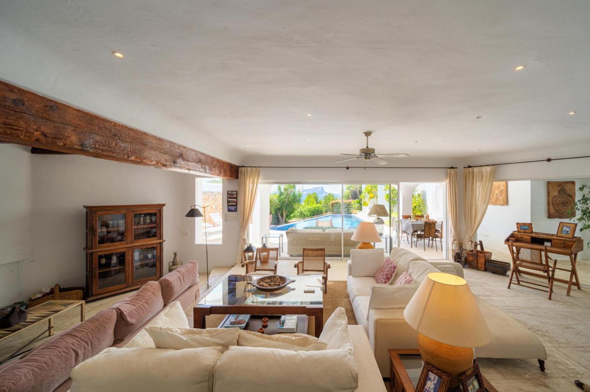 Villa de Cuatro Habitaciones