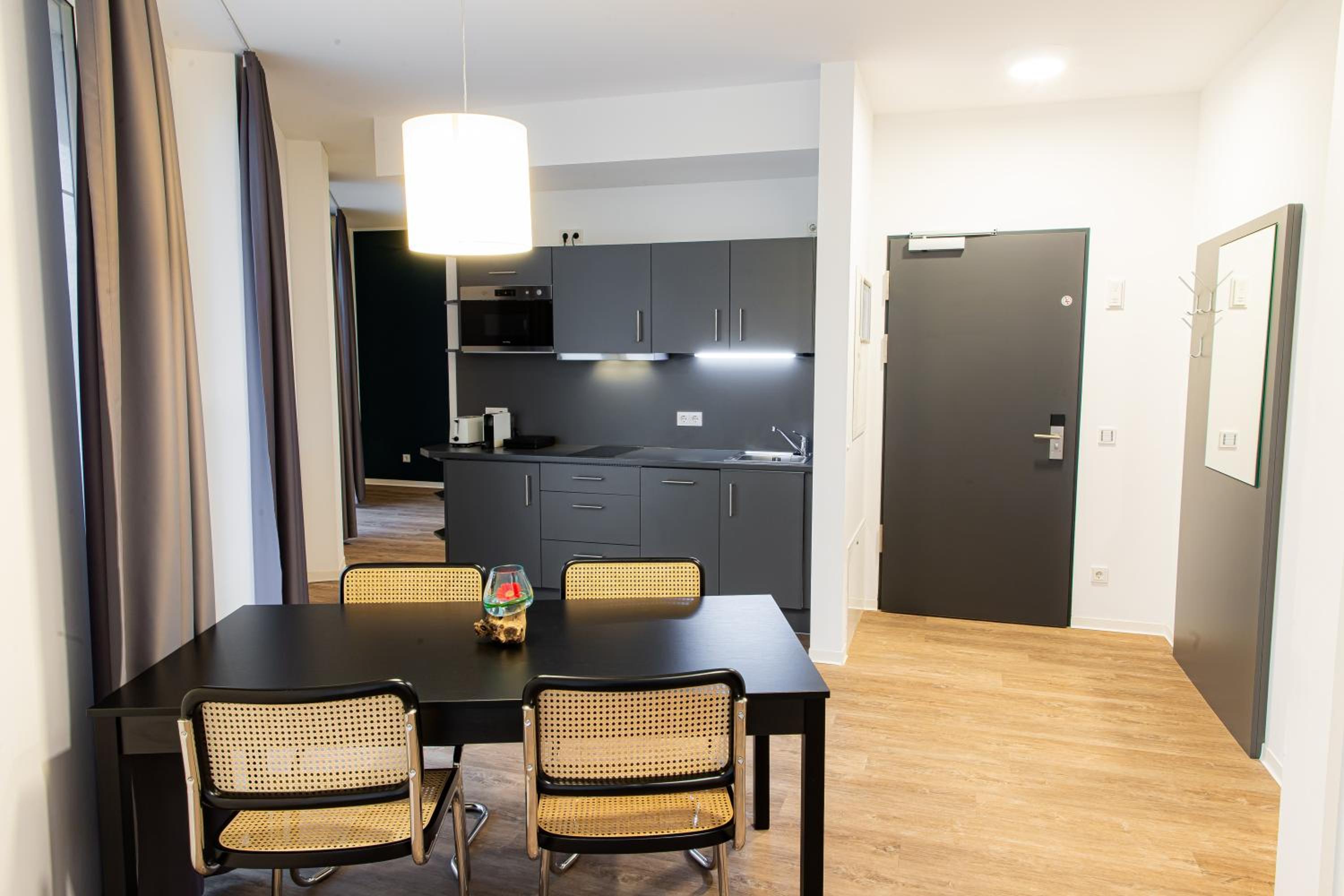 Deluxe Suite - Photo 12