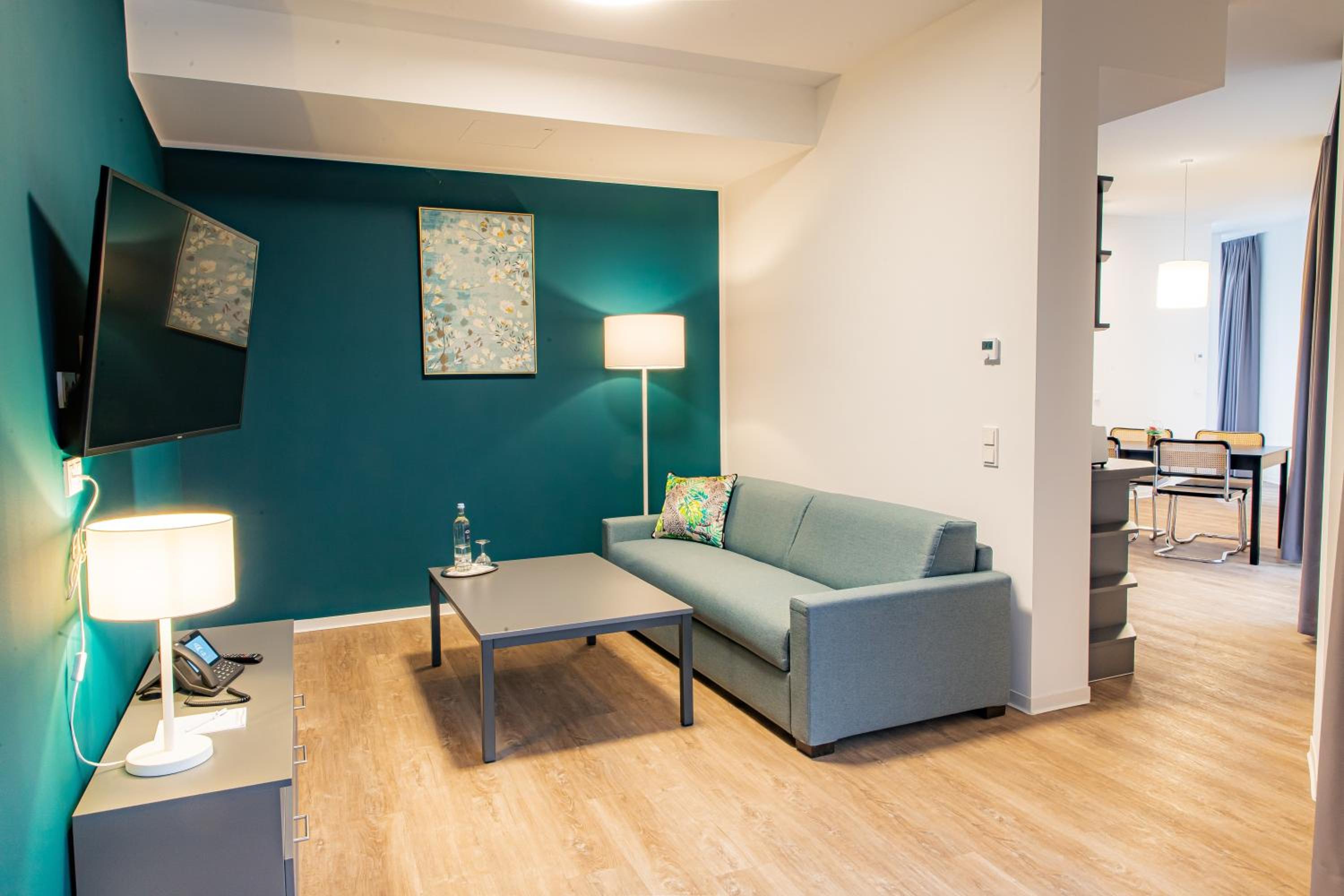 Deluxe Suite - Photo 13