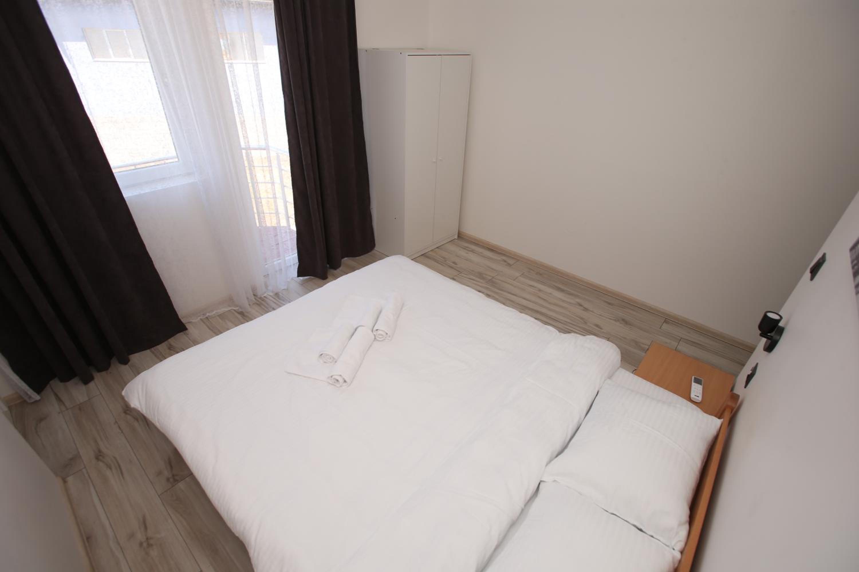 One-Bedroom Apartment - Photo 1