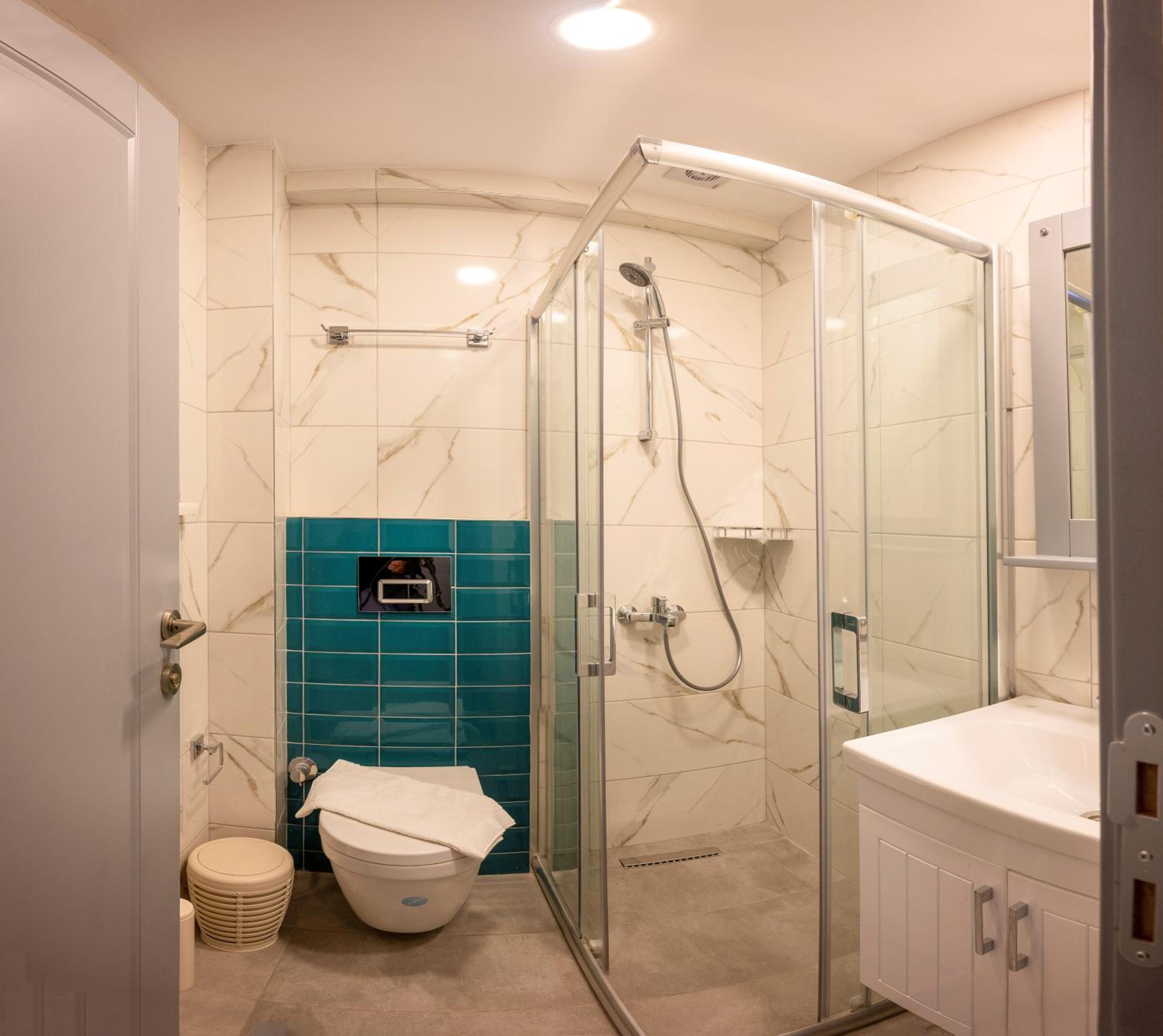 Family Room With Private Bathroom photo 3