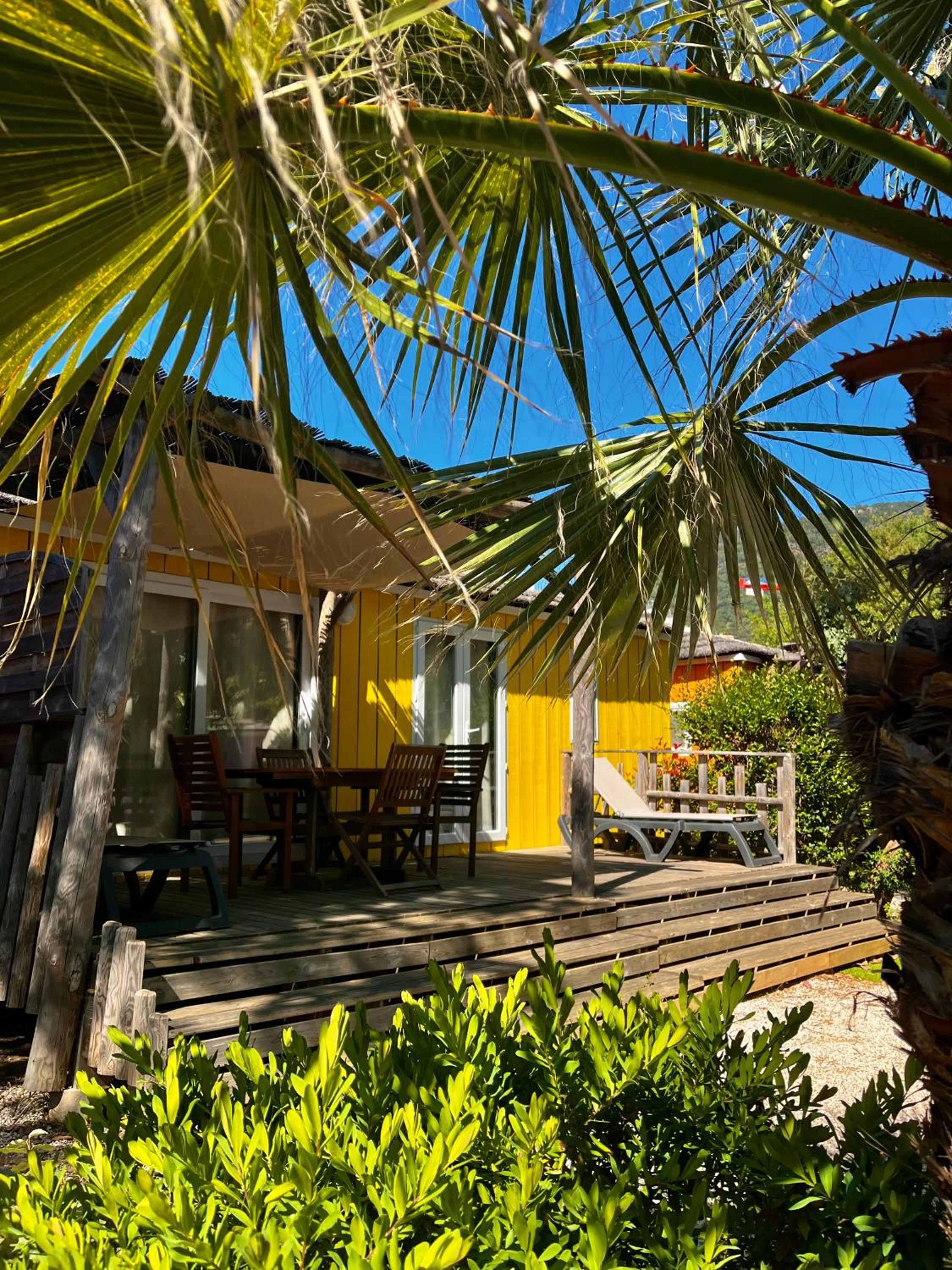 Bungalow with Air-Conditioning photo 3