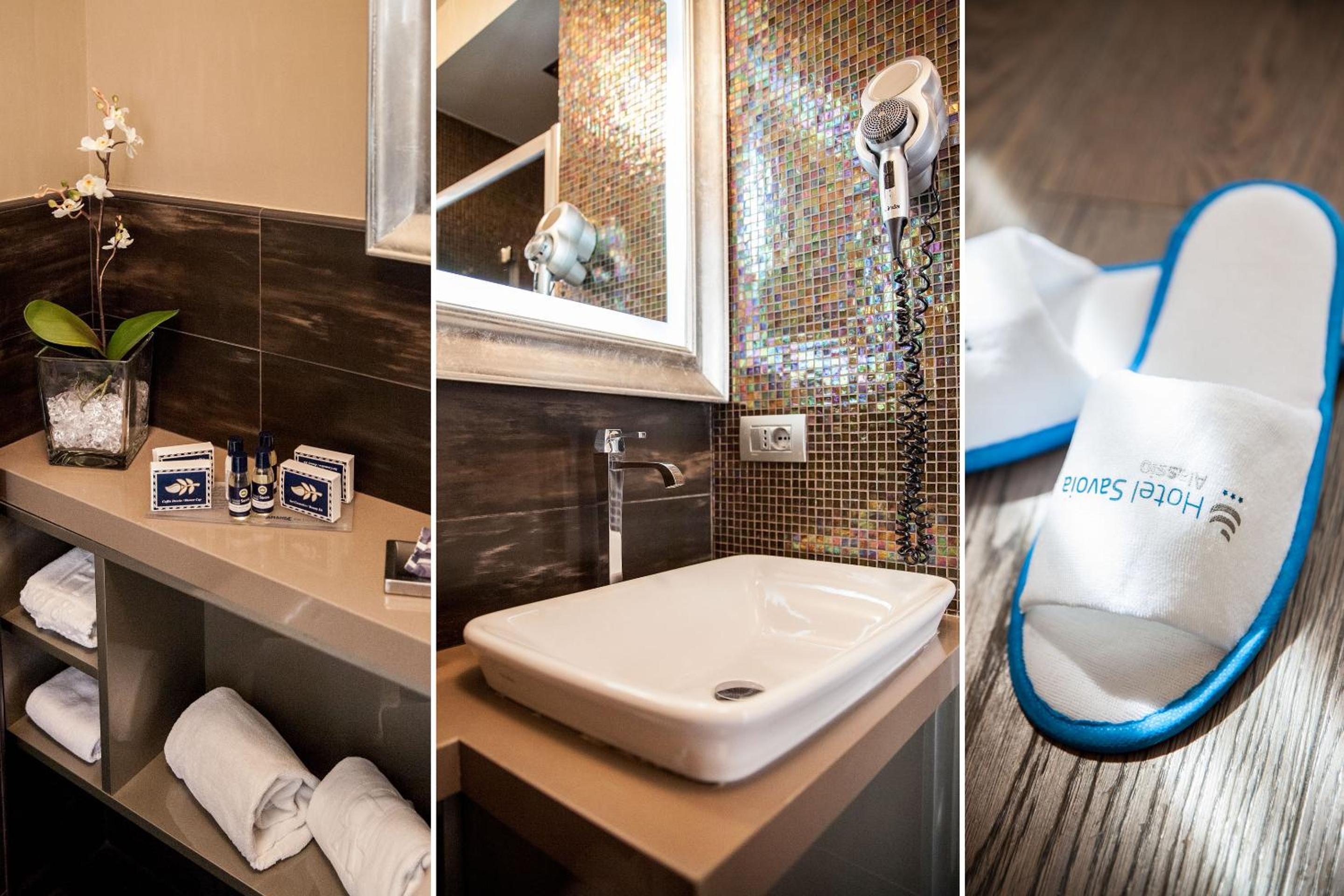 Double or Twin Room with City View - Photo 5